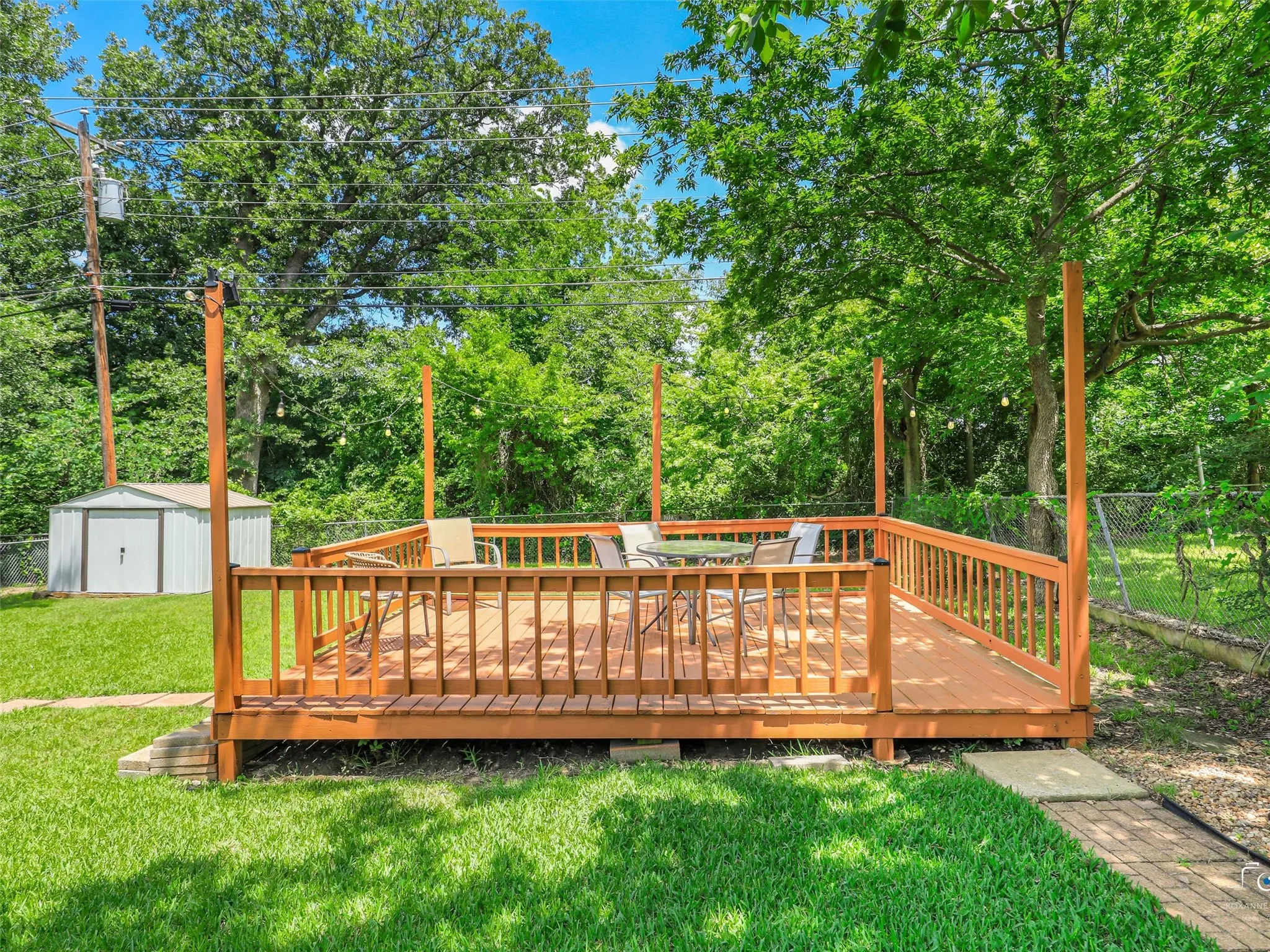Single Family Residence For Sale in Grayson County , 114 N Imperial Drive, Denison, Texas 75020, 3 Bedroom, 2 Bathroom, Garage spaces, 1,413 Sqft, built in 1962, mls#21280793, Real Estate Agent in Denison, Homes For Sale in Grayson county, Homes For Sale in Denison, Realtor in Denison Texas, Real Estate Brokerage Independent Realty Texas, Luminita Cordes Realtor