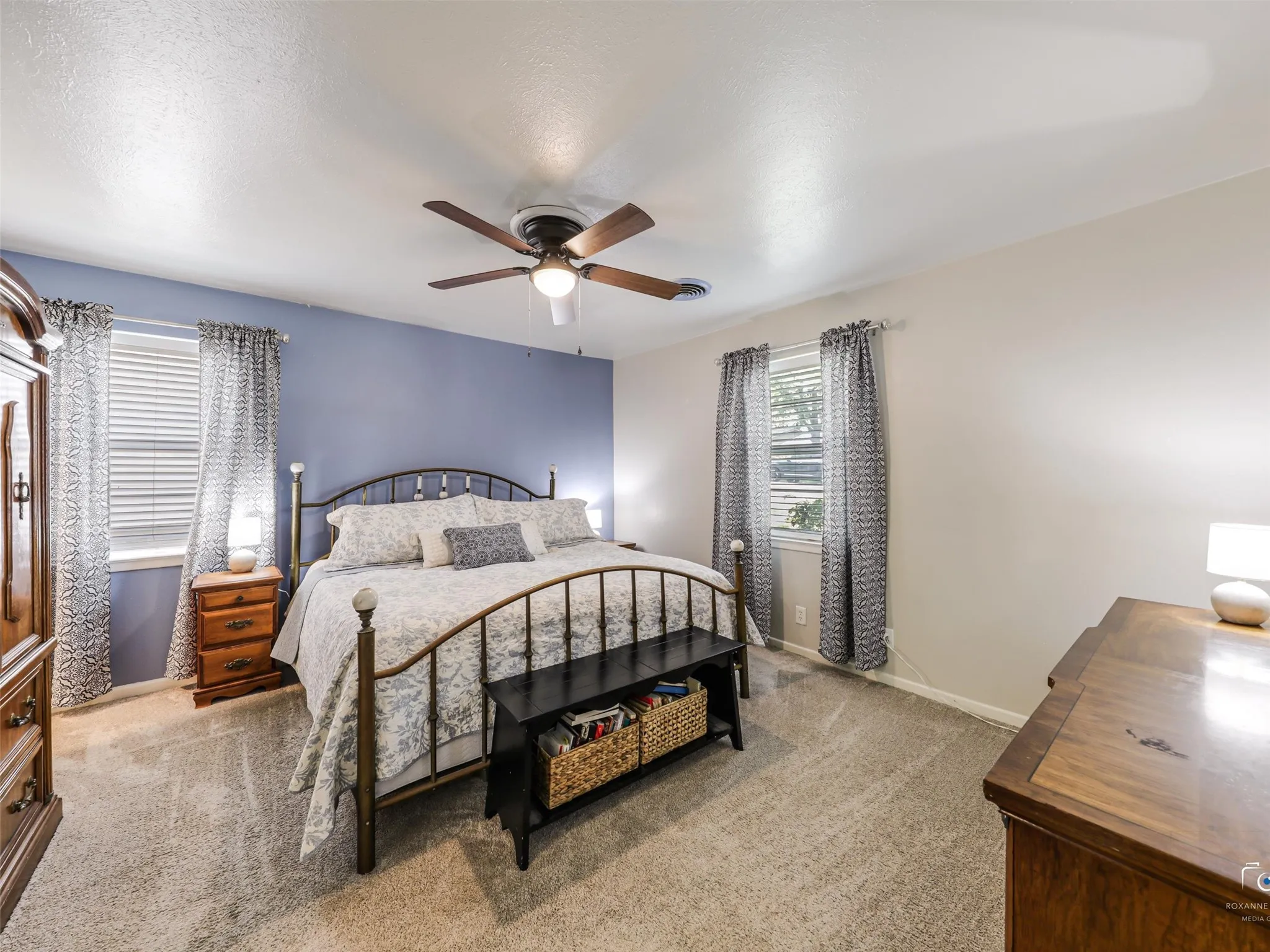 Single Family Residence For Sale in Grayson County , 114 N Imperial Drive, Denison, Texas 75020, 3 Bedroom, 2 Bathroom, Garage spaces, 1,413 Sqft, built in 1962, mls#21280793, Real Estate Agent in Denison, Homes For Sale in Grayson county, Homes For Sale in Denison, Realtor in Denison Texas, Real Estate Brokerage Independent Realty Texas, Luminita Cordes Realtor