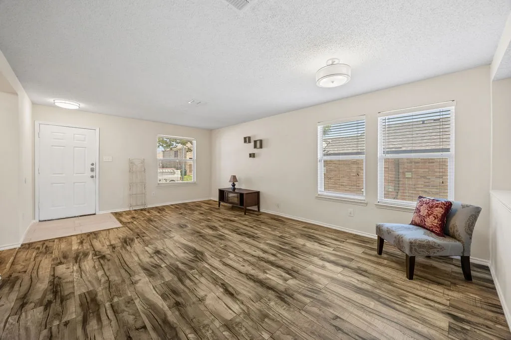 Single Family Residence For Rent in Dallas County , 1444 Atkins Street, Cedar Hill, Texas 75104, 3 Bedroom, 2 Bathroom, 2 Garage spaces, 2,100 Sqft, built in 2002, mls#21287727, Real Estate Agent in Cedar Hill, Homes For Rent in Dallas county, Homes For Rent in Cedar Hill, Realtor in Cedar Hill Texas, Real Estate Brokerage Independent Realty Texas, Luminita Cordes Realtor