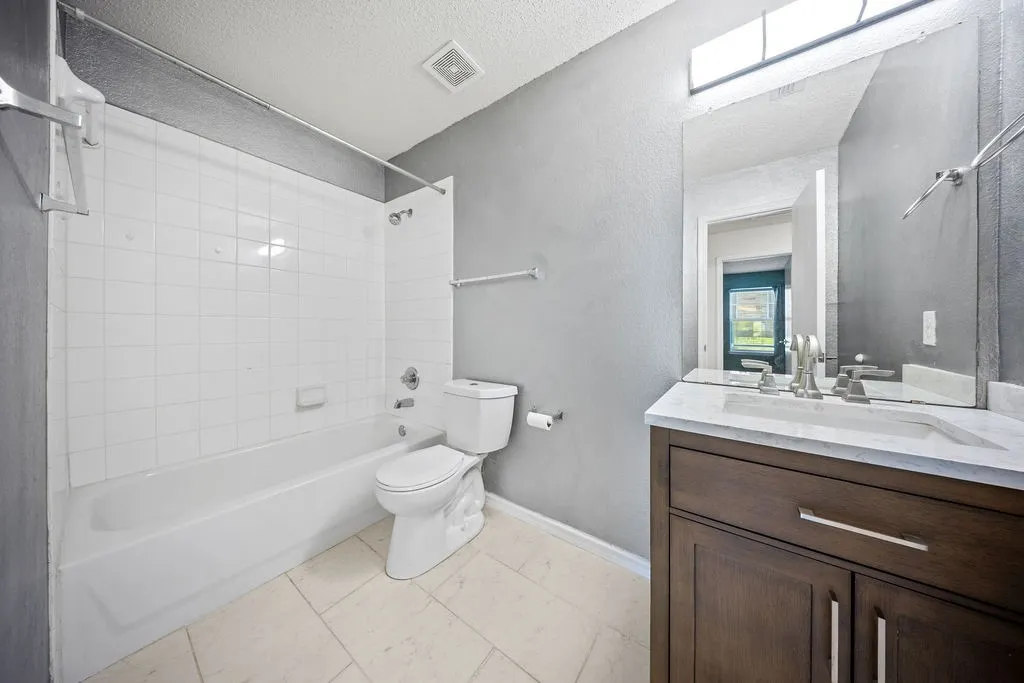 Single Family Residence For Rent in Dallas County , 1444 Atkins Street, Cedar Hill, Texas 75104, 3 Bedroom, 2 Bathroom, 2 Garage spaces, 2,100 Sqft, built in 2002, mls#21287727, Real Estate Agent in Cedar Hill, Homes For Rent in Dallas county, Homes For Rent in Cedar Hill, Realtor in Cedar Hill Texas, Real Estate Brokerage Independent Realty Texas, Luminita Cordes Realtor