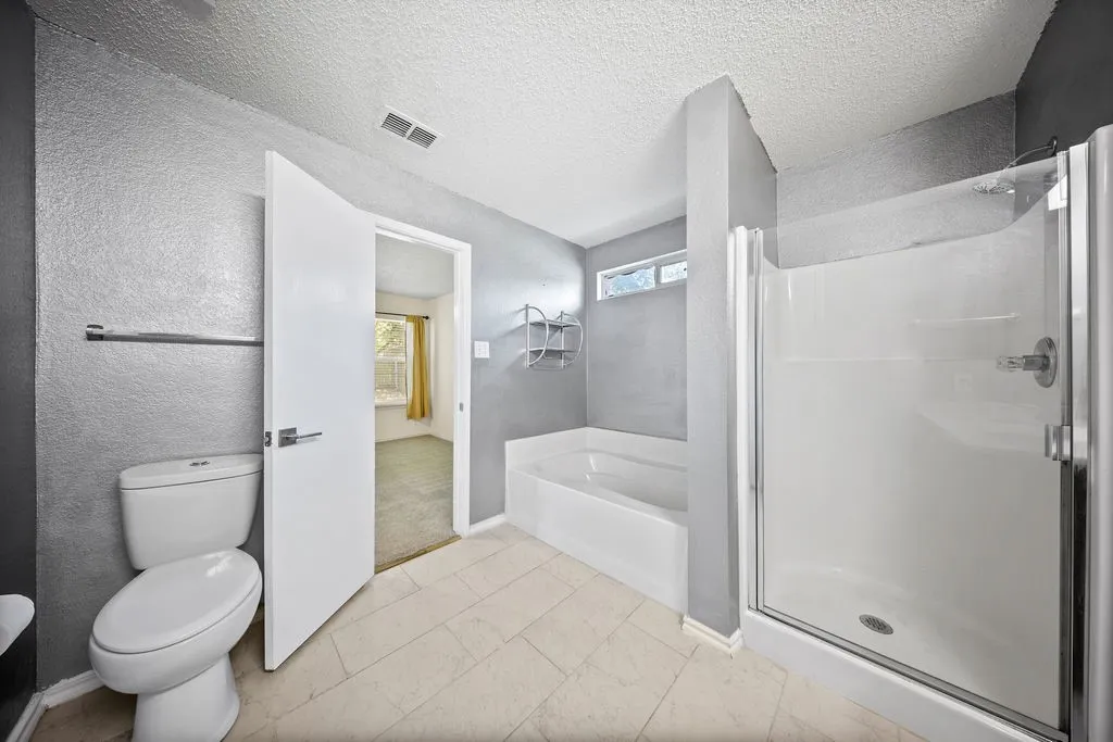 Single Family Residence For Rent in Dallas County , 1444 Atkins Street, Cedar Hill, Texas 75104, 3 Bedroom, 2 Bathroom, 2 Garage spaces, 2,100 Sqft, built in 2002, mls#21287727, Real Estate Agent in Cedar Hill, Homes For Rent in Dallas county, Homes For Rent in Cedar Hill, Realtor in Cedar Hill Texas, Real Estate Brokerage Independent Realty Texas, Luminita Cordes Realtor