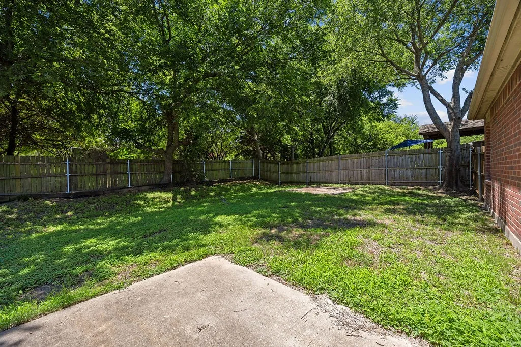 Single Family Residence For Rent in Dallas County , 1444 Atkins Street, Cedar Hill, Texas 75104, 3 Bedroom, 2 Bathroom, 2 Garage spaces, 2,100 Sqft, built in 2002, mls#21287727, Real Estate Agent in Cedar Hill, Homes For Rent in Dallas county, Homes For Rent in Cedar Hill, Realtor in Cedar Hill Texas, Real Estate Brokerage Independent Realty Texas, Luminita Cordes Realtor