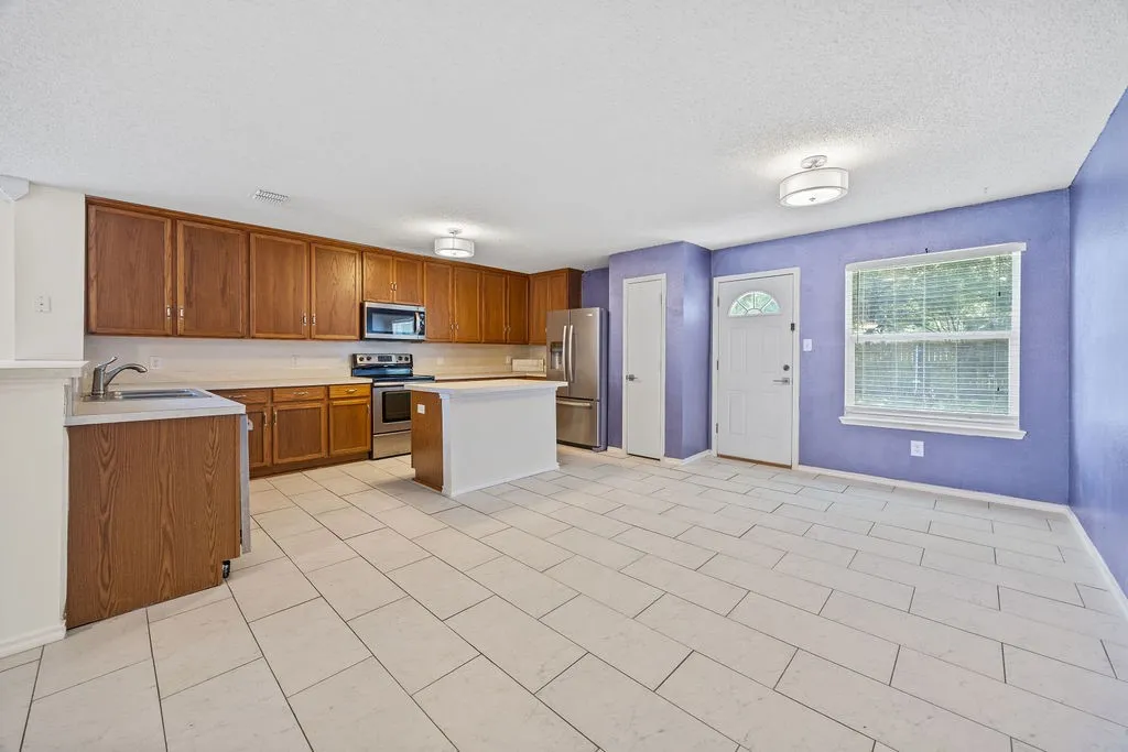 Single Family Residence For Rent in Dallas County , 1444 Atkins Street, Cedar Hill, Texas 75104, 3 Bedroom, 2 Bathroom, 2 Garage spaces, 2,100 Sqft, built in 2002, mls#21287727, Real Estate Agent in Cedar Hill, Homes For Rent in Dallas county, Homes For Rent in Cedar Hill, Realtor in Cedar Hill Texas, Real Estate Brokerage Independent Realty Texas, Luminita Cordes Realtor