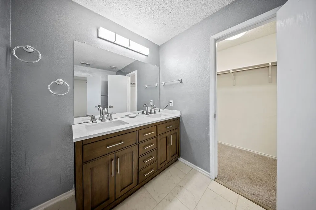 Single Family Residence For Rent in Dallas County , 1444 Atkins Street, Cedar Hill, Texas 75104, 3 Bedroom, 2 Bathroom, 2 Garage spaces, 2,100 Sqft, built in 2002, mls#21287727, Real Estate Agent in Cedar Hill, Homes For Rent in Dallas county, Homes For Rent in Cedar Hill, Realtor in Cedar Hill Texas, Real Estate Brokerage Independent Realty Texas, Luminita Cordes Realtor