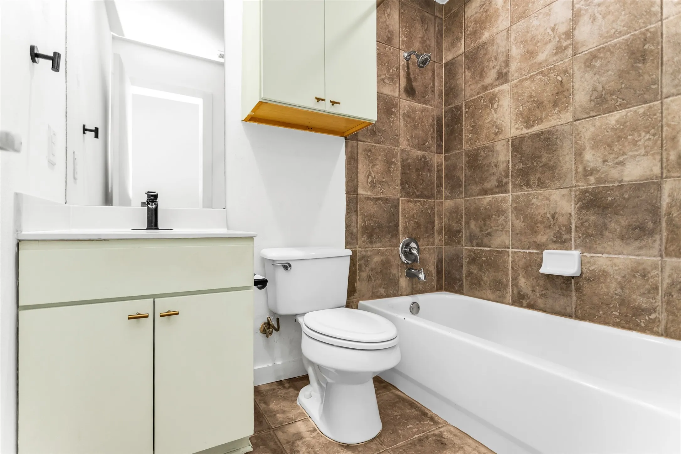 Townhouse For Sale in Dallas County , 1429 Caddo Street B, Dallas, Texas 75204, 2 Bedroom, 2 Bathroom, 2 Garage spaces, 1,974 Sqft, built in 2004, mls#21291117, Real Estate Agent in Dallas, Homes For Sale in Dallas county, Homes For Sale in Dallas, Realtor in Dallas Texas, Real Estate Brokerage Independent Realty Texas, Luminita Cordes Realtor