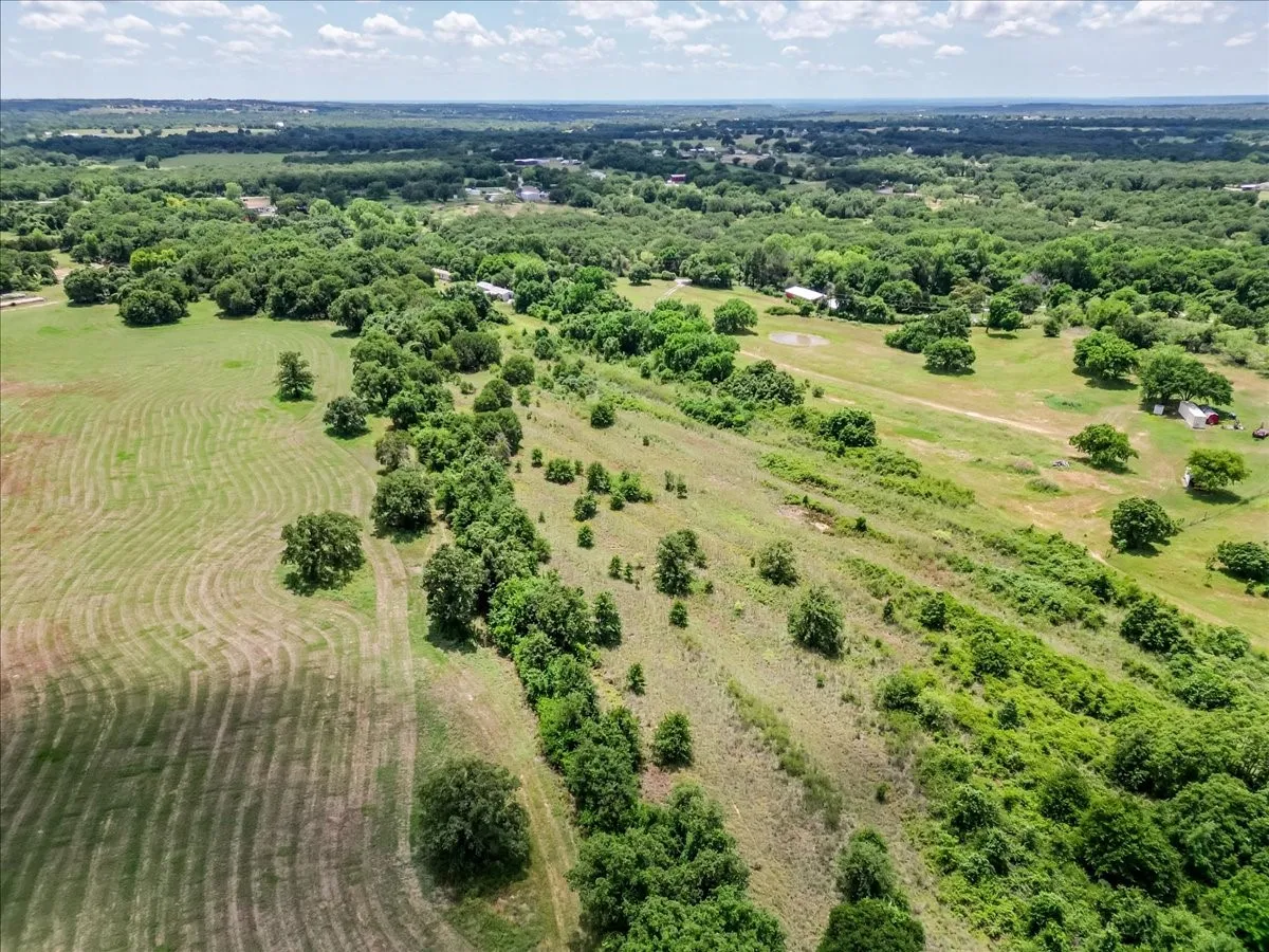 Mobile Home For Sale in Parker County , 876 Old Authon Road, Weatherford, Texas 76088, 3 Bedroom, 2 Bathroom, Garage spaces, 2,432 Sqft, built in 1982, mls#21291346, Real Estate Agent in Weatherford, Homes For Sale in Parker county, Homes For Sale in Weatherford, Realtor in Weatherford Texas, Real Estate Brokerage Independent Realty Texas, Luminita Cordes Realtor