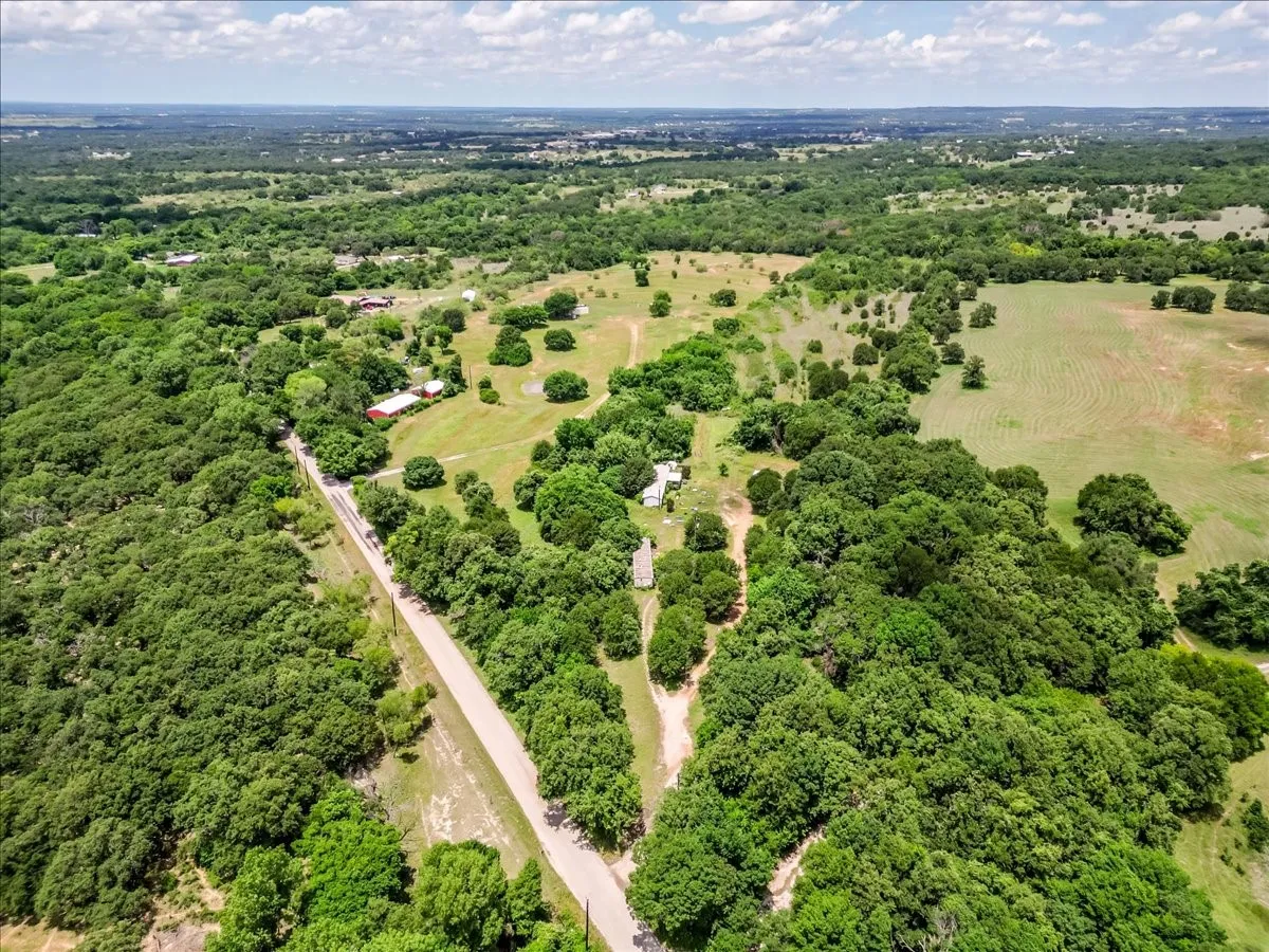 Mobile Home For Sale in Parker County , 876 Old Authon Road, Weatherford, Texas 76088, 3 Bedroom, 2 Bathroom, Garage spaces, 2,432 Sqft, built in 1982, mls#21291346, Real Estate Agent in Weatherford, Homes For Sale in Parker county, Homes For Sale in Weatherford, Realtor in Weatherford Texas, Real Estate Brokerage Independent Realty Texas, Luminita Cordes Realtor