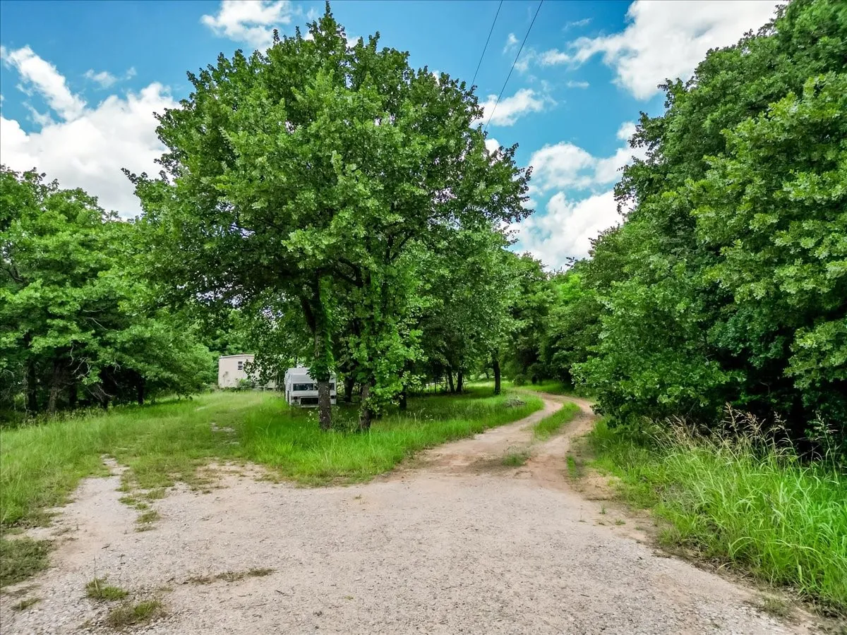 Mobile Home For Sale in Parker County , 876 Old Authon Road, Weatherford, Texas 76088, 3 Bedroom, 2 Bathroom, Garage spaces, 2,432 Sqft, built in 1982, mls#21291346, Real Estate Agent in Weatherford, Homes For Sale in Parker county, Homes For Sale in Weatherford, Realtor in Weatherford Texas, Real Estate Brokerage Independent Realty Texas, Luminita Cordes Realtor