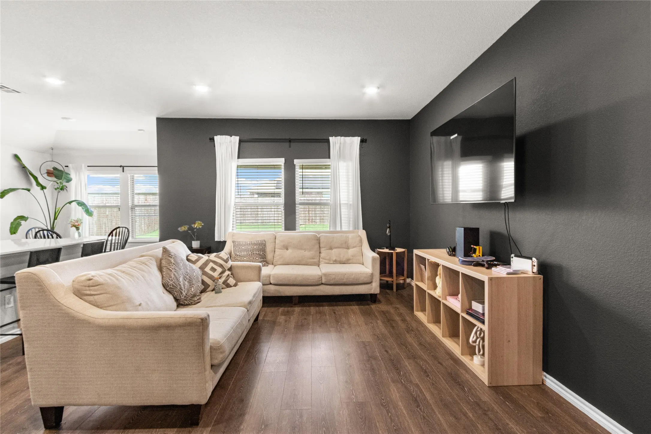 Single Family Residence For Sale in Dallas County , 15141 Ace Drive, Dallas, Texas 75253, 3 Bedroom, 2 Bathroom, 2 Garage spaces, 1,350 Sqft, built in 2022, Price $289,990, mls#21291302, Real Estate Agent in Dallas, Homes For Sale in Dallas county, Homes For Sale in Dallas, Realtor in Dallas Texas, Real Estate Brokerage Independent Realty Texas, Luminita Cordes Realtor