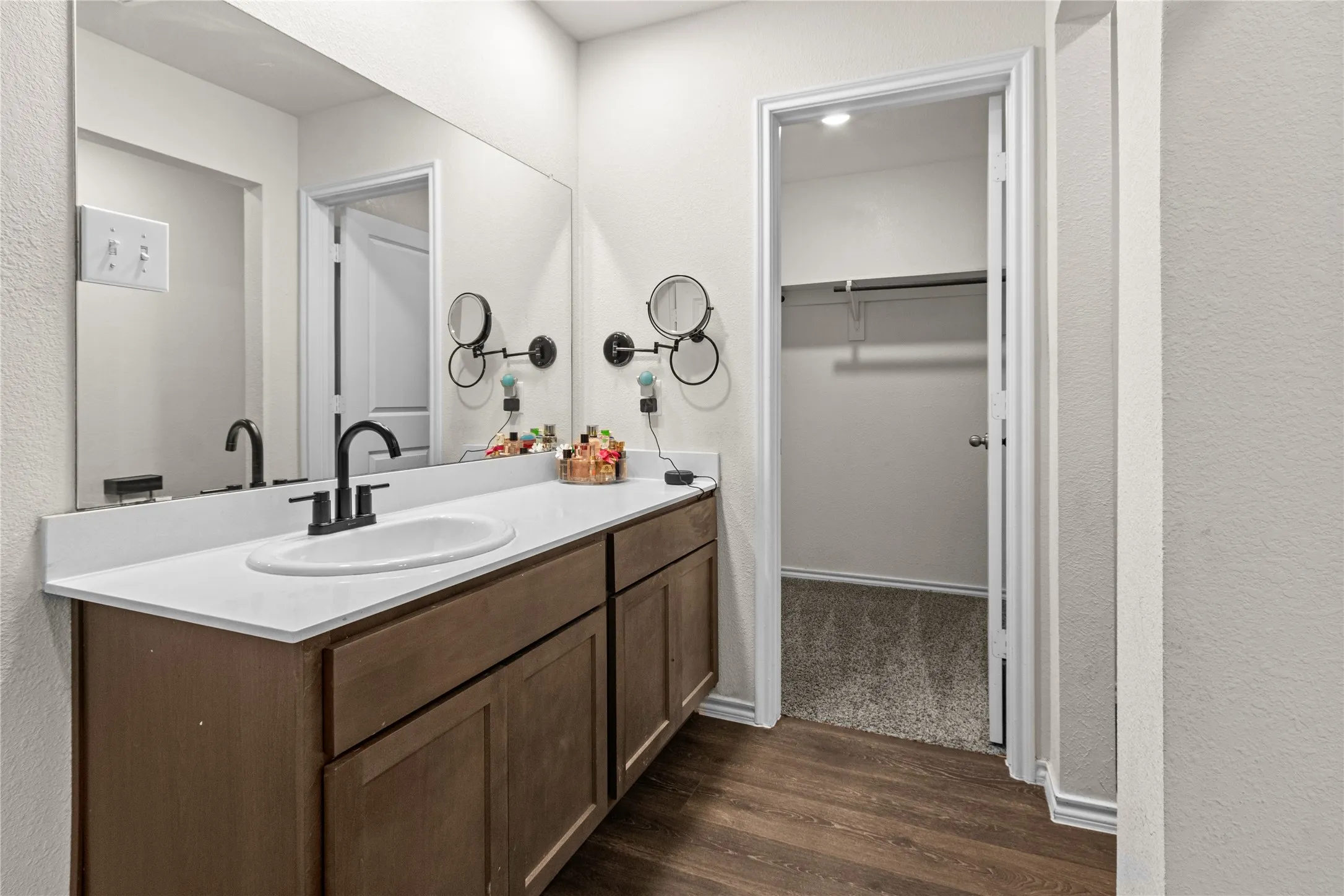 Single Family Residence For Sale in Dallas County , 15141 Ace Drive, Dallas, Texas 75253, 3 Bedroom, 2 Bathroom, 2 Garage spaces, 1,350 Sqft, built in 2022, Price $289,990, mls#21291302, Real Estate Agent in Dallas, Homes For Sale in Dallas county, Homes For Sale in Dallas, Realtor in Dallas Texas, Real Estate Brokerage Independent Realty Texas, Luminita Cordes Realtor