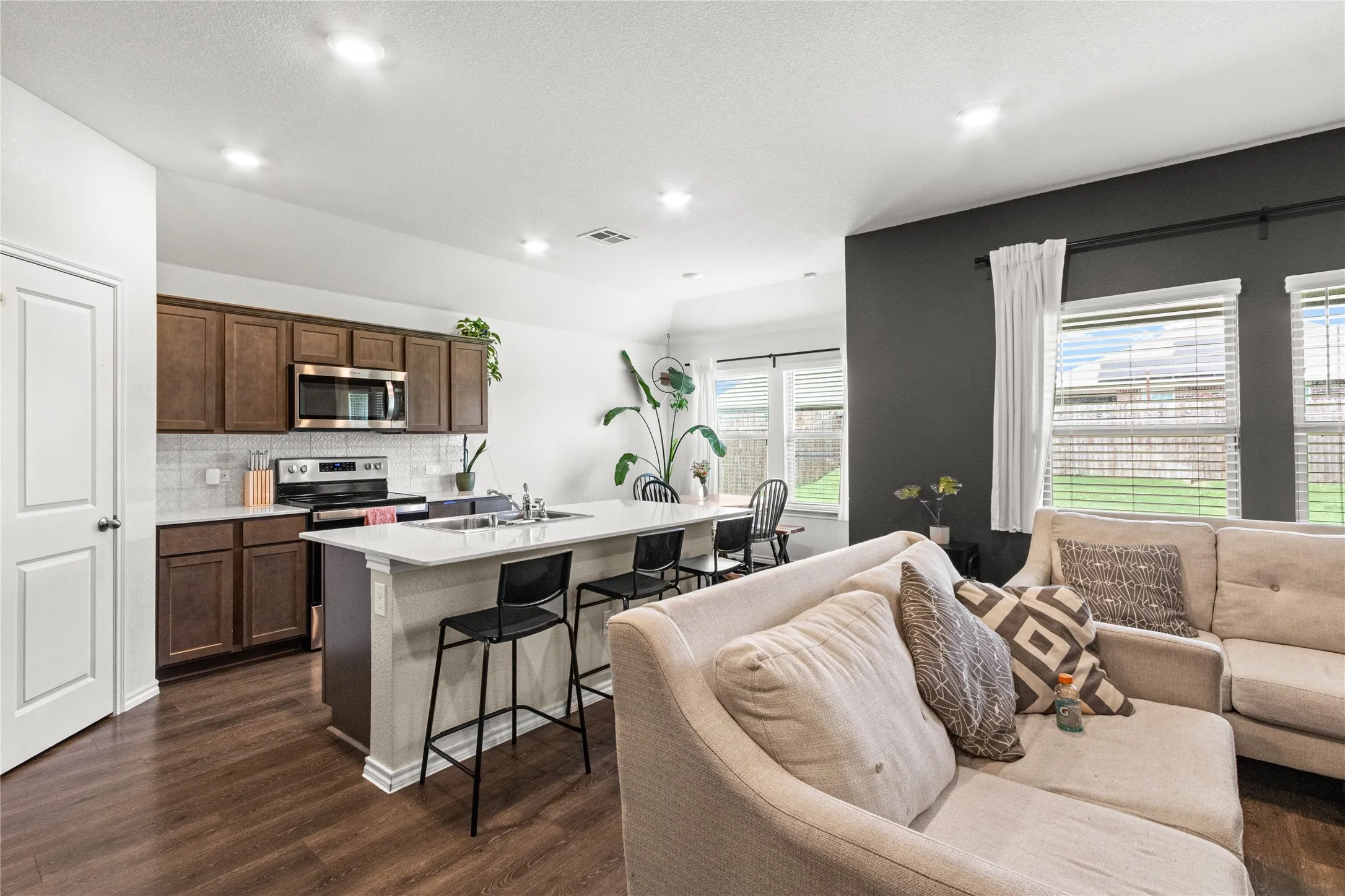 Single Family Residence For Sale in Dallas County , 15141 Ace Drive, Dallas, Texas 75253, 3 Bedroom, 2 Bathroom, 2 Garage spaces, 1,350 Sqft, built in 2022, Price $289,990, mls#21291302, Real Estate Agent in Dallas, Homes For Sale in Dallas county, Homes For Sale in Dallas, Realtor in Dallas Texas, Real Estate Brokerage Independent Realty Texas, Luminita Cordes Realtor