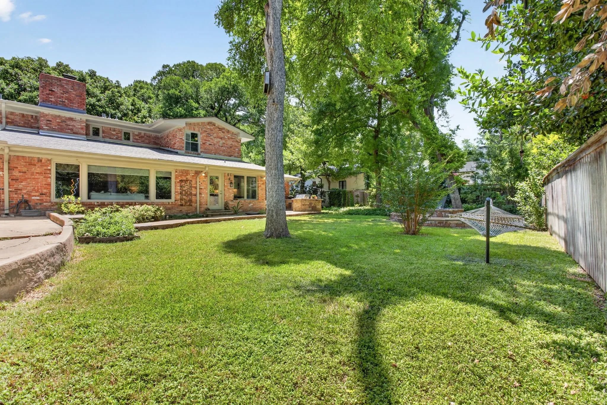 Single Family Residence For Sale in Tarrant County , 3712 Fox Hollow Street, Fort Worth, Texas 76109, 4 Bedroom, 3 Bathroom, 2 Garage spaces, 3,436 Sqft, built in 1956, mls#21290093, Real Estate Agent in Fort Worth, Homes For Sale in Tarrant county, Homes For Sale in Fort Worth, Realtor in Fort Worth Texas, Real Estate Brokerage Independent Realty Texas, Luminita Cordes Realtor
