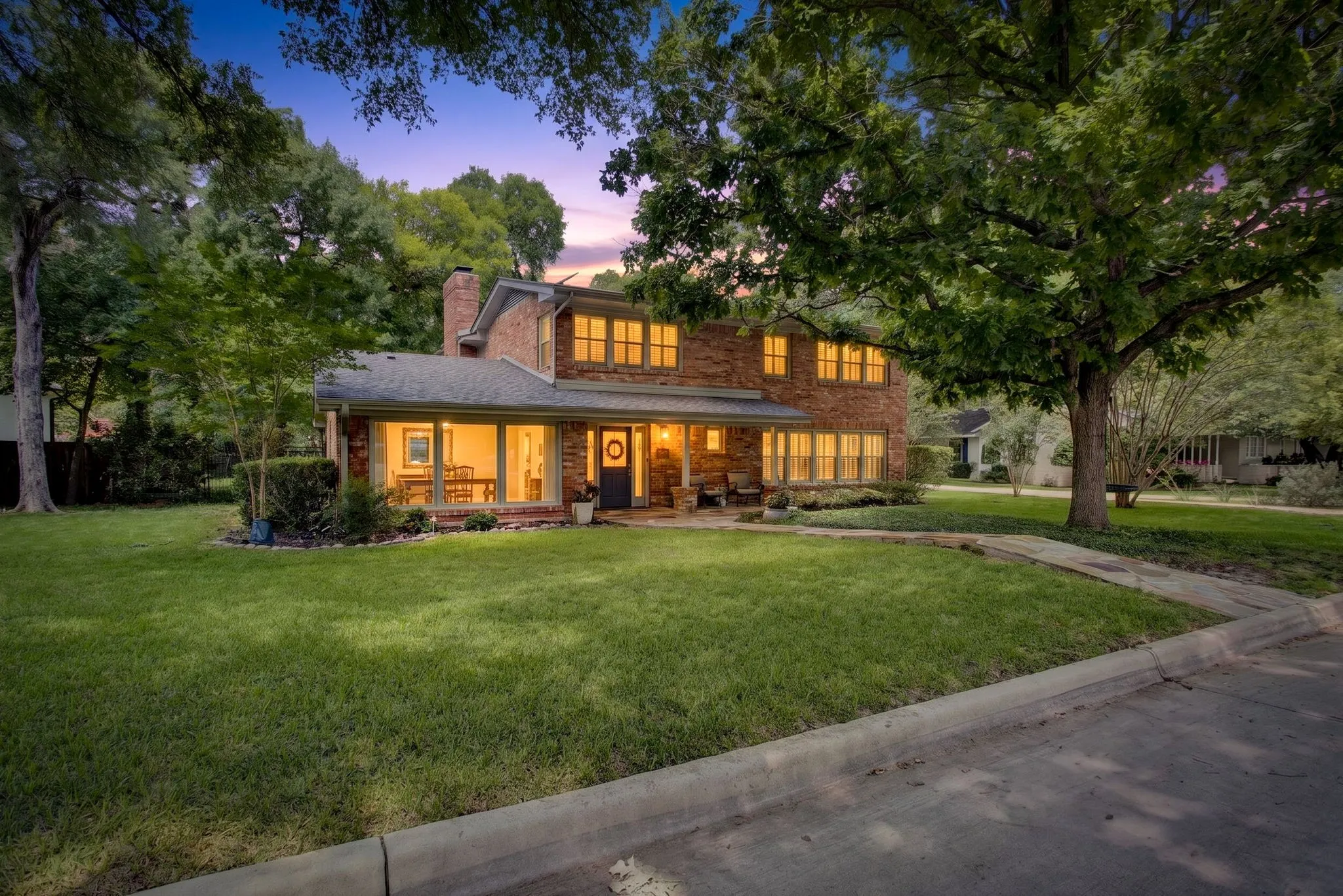 Single Family Residence For Sale in Tarrant County , 3712 Fox Hollow Street, Fort Worth, Texas 76109, 4 Bedroom, 3 Bathroom, 2 Garage spaces, 3,436 Sqft, built in 1956, mls#21290093, Real Estate Agent in Fort Worth, Homes For Sale in Tarrant county, Homes For Sale in Fort Worth, Realtor in Fort Worth Texas, Real Estate Brokerage Independent Realty Texas, Luminita Cordes Realtor