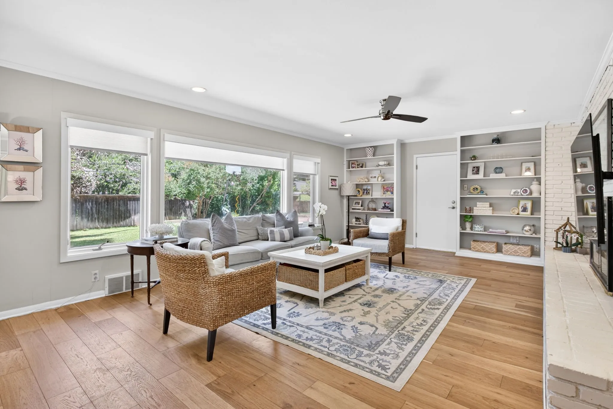 Single Family Residence For Sale in Tarrant County , 3712 Fox Hollow Street, Fort Worth, Texas 76109, 4 Bedroom, 3 Bathroom, 2 Garage spaces, 3,436 Sqft, built in 1956, mls#21290093, Real Estate Agent in Fort Worth, Homes For Sale in Tarrant county, Homes For Sale in Fort Worth, Realtor in Fort Worth Texas, Real Estate Brokerage Independent Realty Texas, Luminita Cordes Realtor