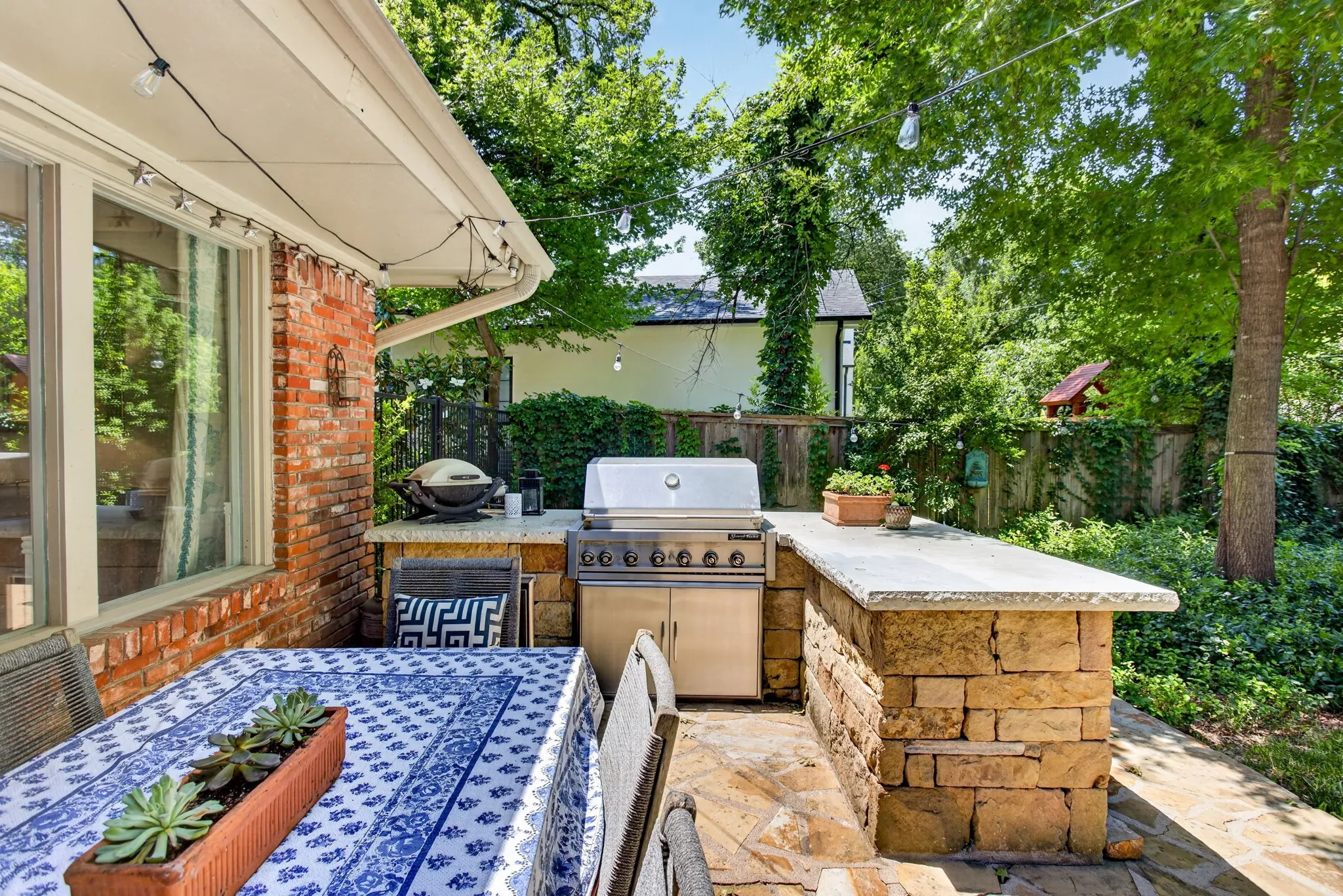 Single Family Residence For Sale in Tarrant County , 3712 Fox Hollow Street, Fort Worth, Texas 76109, 4 Bedroom, 3 Bathroom, 2 Garage spaces, 3,436 Sqft, built in 1956, mls#21290093, Real Estate Agent in Fort Worth, Homes For Sale in Tarrant county, Homes For Sale in Fort Worth, Realtor in Fort Worth Texas, Real Estate Brokerage Independent Realty Texas, Luminita Cordes Realtor