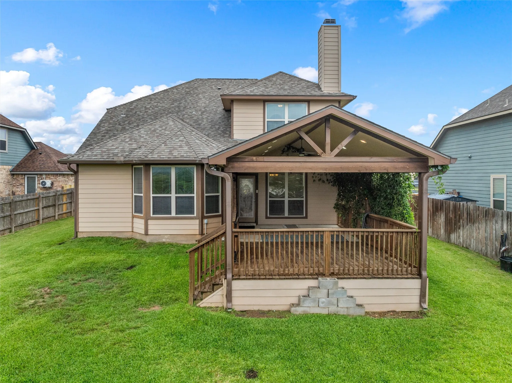 Single Family Residence For Sale in Mc Lennan County , 10860 Burnham Drive, Waco, Texas 76708, 4 Bedroom, 4 Bathroom, 2 Garage spaces, 2,783 Sqft, built in 2014, mls#21291349, Real Estate Agent in Waco, Homes For Sale in Mc Lennan county, Homes For Sale in Waco, Realtor in Waco Texas, Real Estate Brokerage Independent Realty Texas, Luminita Cordes Realtor