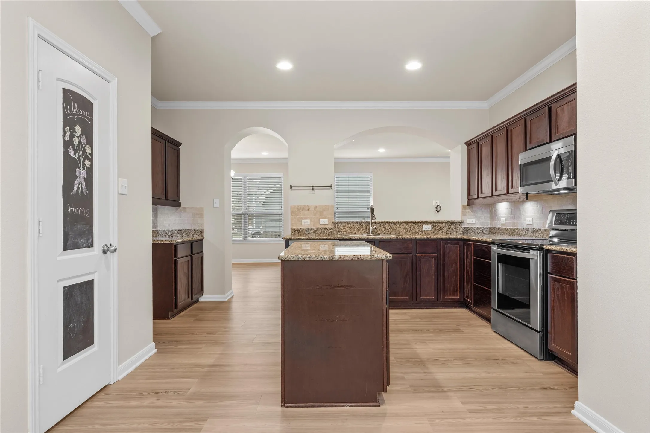 Single Family Residence For Sale in Mc Lennan County , 10860 Burnham Drive, Waco, Texas 76708, 4 Bedroom, 4 Bathroom, 2 Garage spaces, 2,783 Sqft, built in 2014, mls#21291349, Real Estate Agent in Waco, Homes For Sale in Mc Lennan county, Homes For Sale in Waco, Realtor in Waco Texas, Real Estate Brokerage Independent Realty Texas, Luminita Cordes Realtor