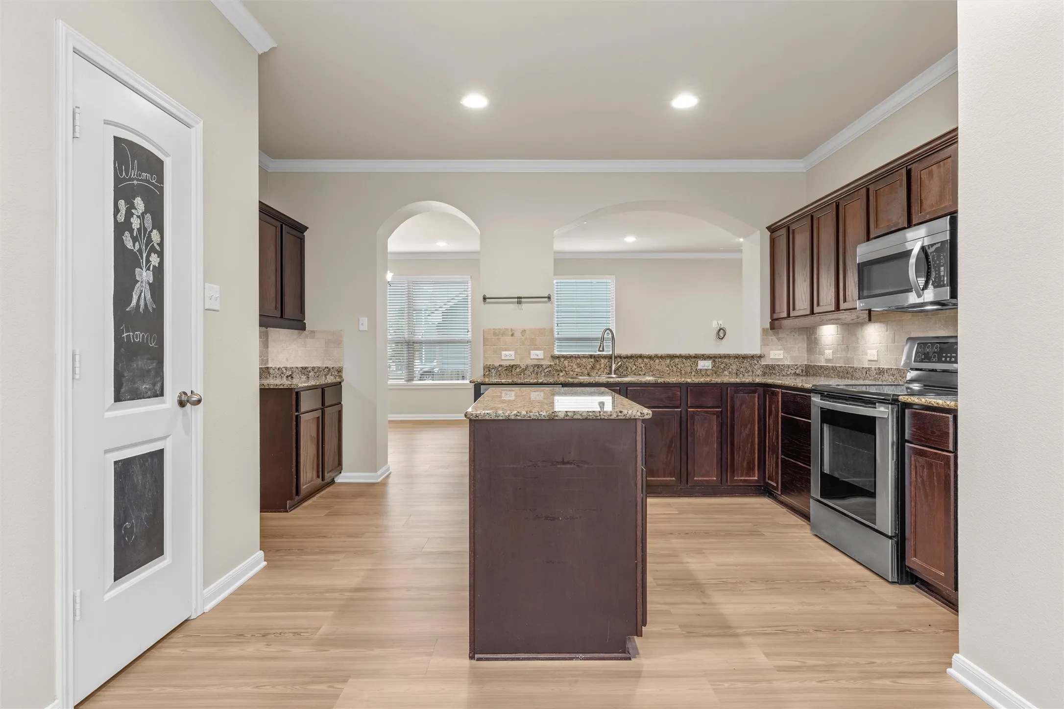 Single Family Residence For Sale in Mc Lennan County , 10860 Burnham Drive, Waco, Texas 76708, 4 Bedroom, 4 Bathroom, 2 Garage spaces, 2,783 Sqft, built in 2014, mls#21291349, Real Estate Agent in Waco, Homes For Sale in Mc Lennan county, Homes For Sale in Waco, Realtor in Waco Texas, Real Estate Brokerage Independent Realty Texas, Luminita Cordes Realtor