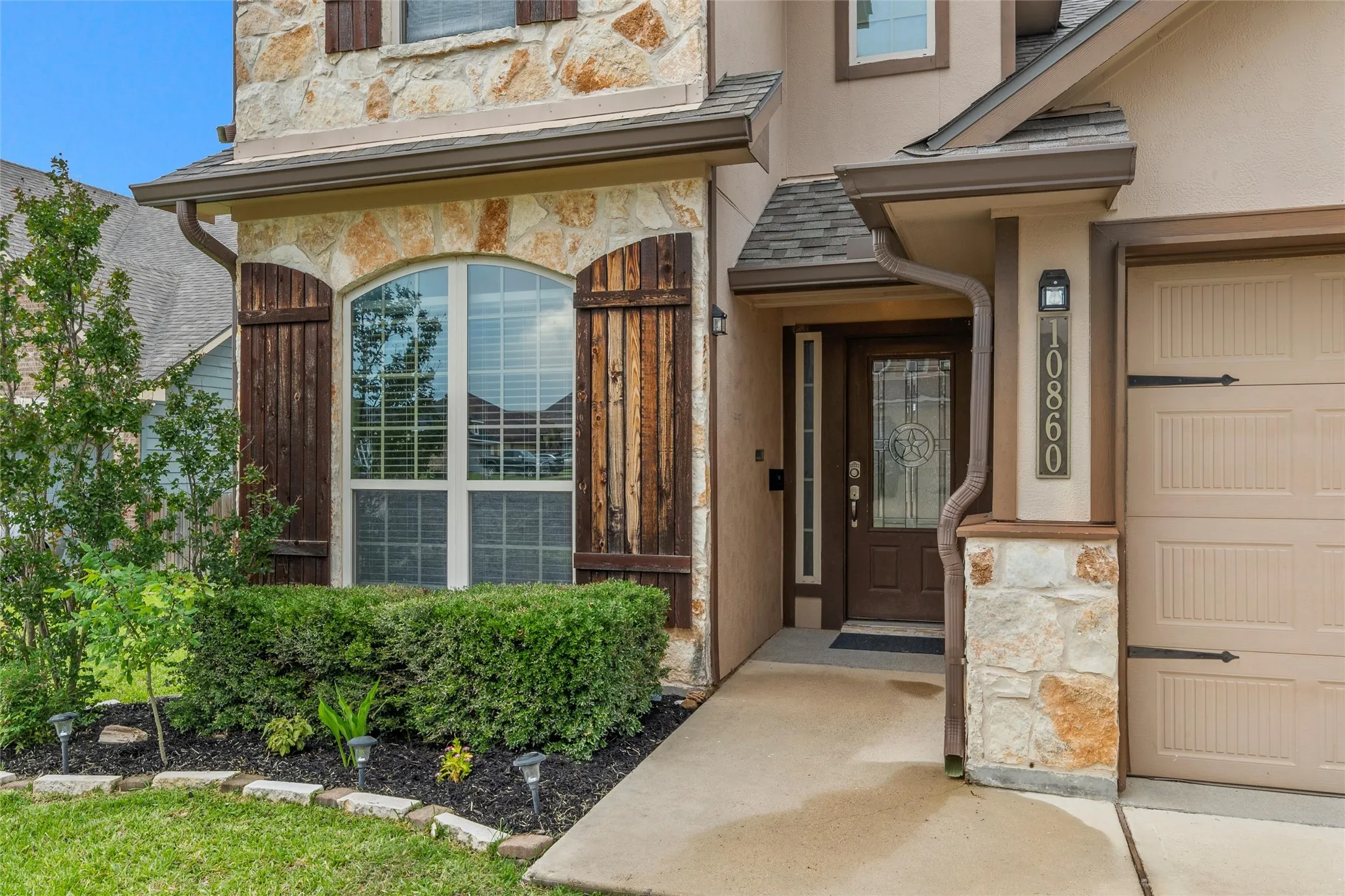 Single Family Residence For Sale in Mc Lennan County , 10860 Burnham Drive, Waco, Texas 76708, 4 Bedroom, 4 Bathroom, 2 Garage spaces, 2,783 Sqft, built in 2014, mls#21291349, Real Estate Agent in Waco, Homes For Sale in Mc Lennan county, Homes For Sale in Waco, Realtor in Waco Texas, Real Estate Brokerage Independent Realty Texas, Luminita Cordes Realtor