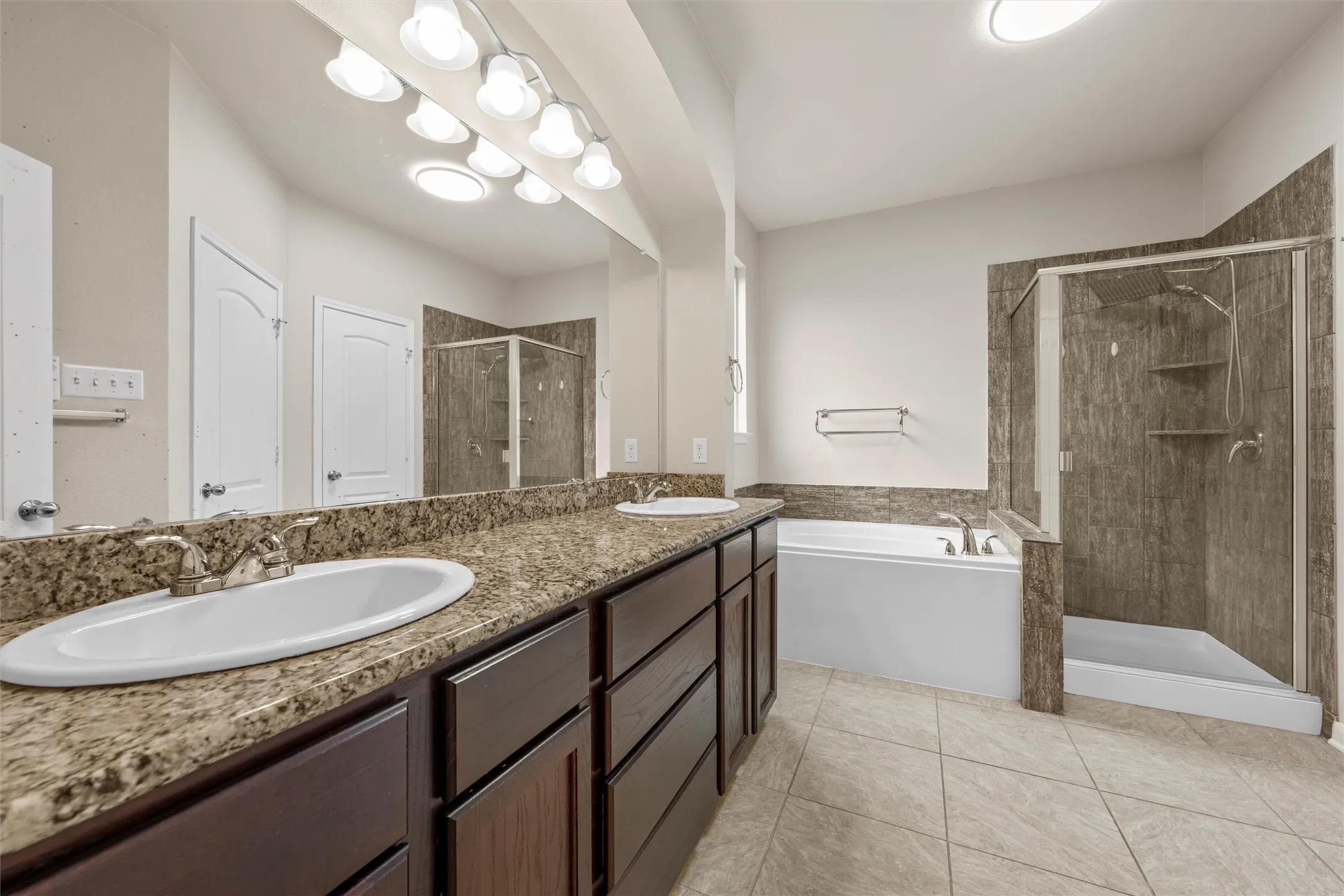 Single Family Residence For Sale in Mc Lennan County , 10860 Burnham Drive, Waco, Texas 76708, 4 Bedroom, 4 Bathroom, 2 Garage spaces, 2,783 Sqft, built in 2014, mls#21291349, Real Estate Agent in Waco, Homes For Sale in Mc Lennan county, Homes For Sale in Waco, Realtor in Waco Texas, Real Estate Brokerage Independent Realty Texas, Luminita Cordes Realtor