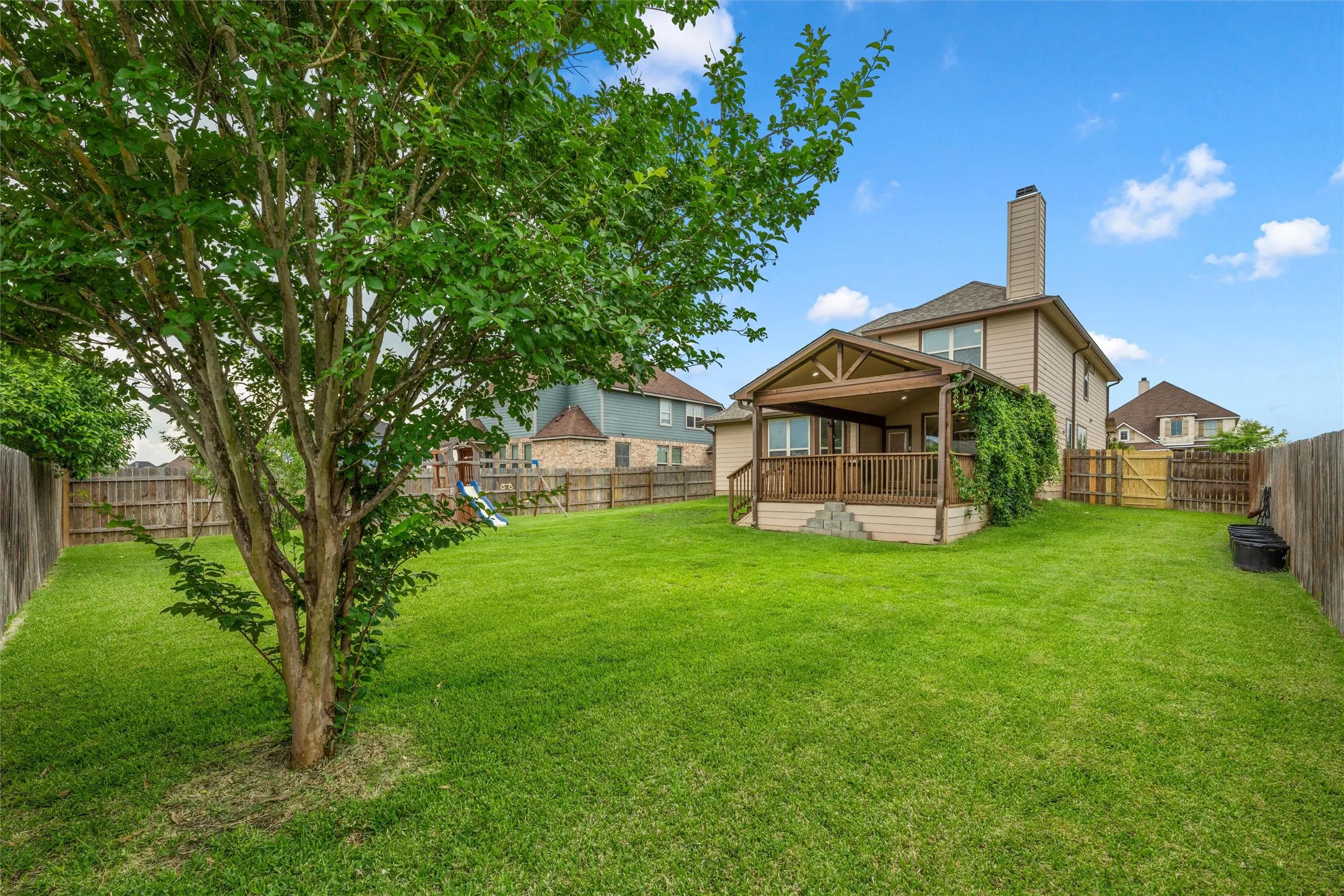 Single Family Residence For Sale in Mc Lennan County , 10860 Burnham Drive, Waco, Texas 76708, 4 Bedroom, 4 Bathroom, 2 Garage spaces, 2,783 Sqft, built in 2014, mls#21291349, Real Estate Agent in Waco, Homes For Sale in Mc Lennan county, Homes For Sale in Waco, Realtor in Waco Texas, Real Estate Brokerage Independent Realty Texas, Luminita Cordes Realtor