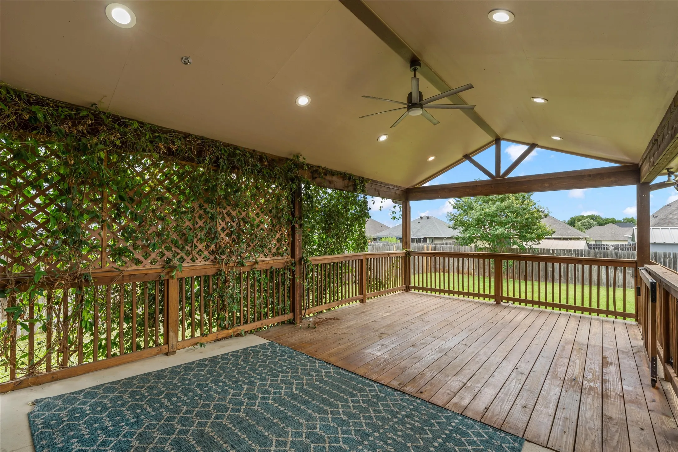 Single Family Residence For Sale in Mc Lennan County , 10860 Burnham Drive, Waco, Texas 76708, 4 Bedroom, 4 Bathroom, 2 Garage spaces, 2,783 Sqft, built in 2014, mls#21291349, Real Estate Agent in Waco, Homes For Sale in Mc Lennan county, Homes For Sale in Waco, Realtor in Waco Texas, Real Estate Brokerage Independent Realty Texas, Luminita Cordes Realtor