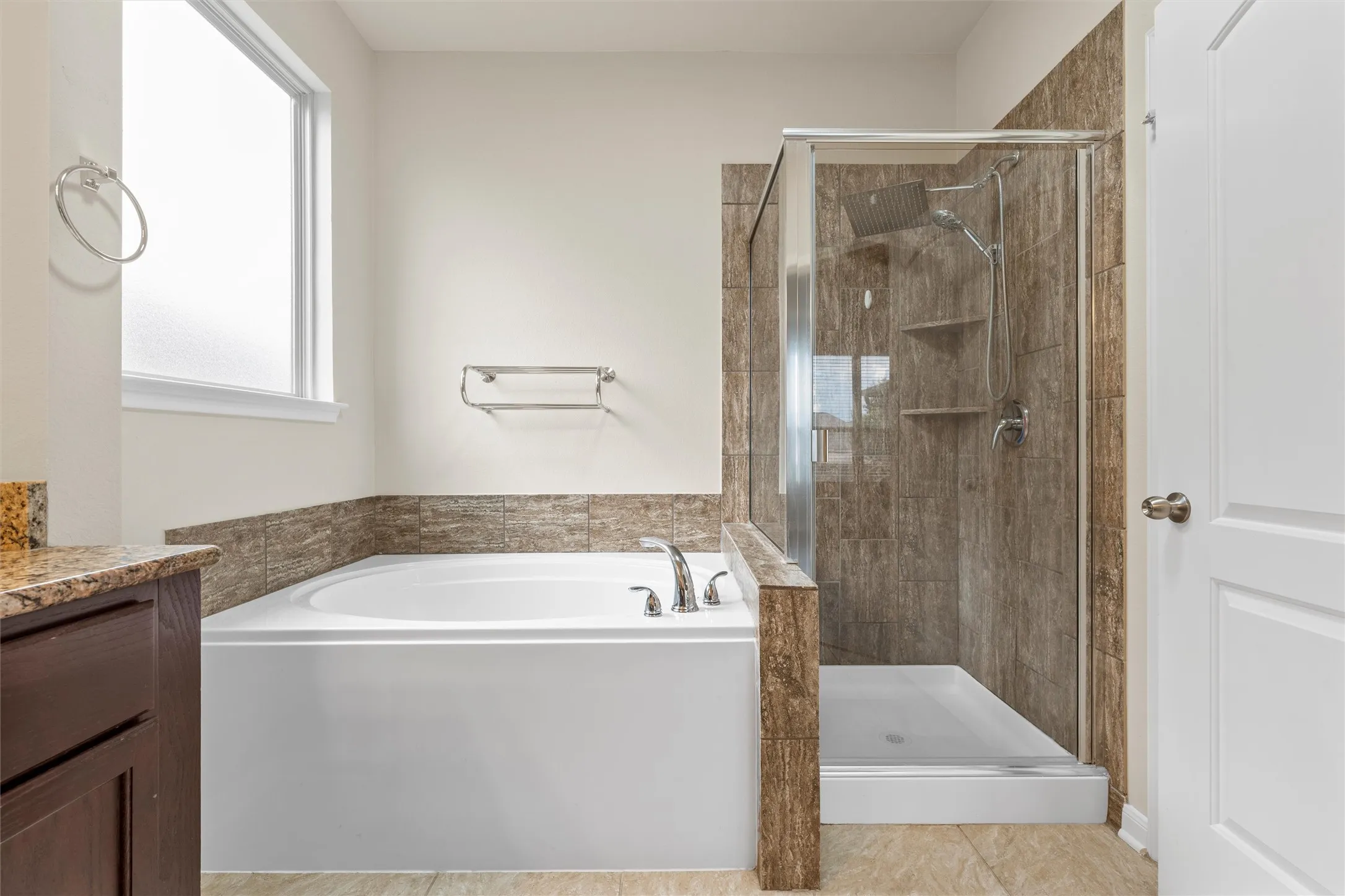 Single Family Residence For Sale in Mc Lennan County , 10860 Burnham Drive, Waco, Texas 76708, 4 Bedroom, 4 Bathroom, 2 Garage spaces, 2,783 Sqft, built in 2014, mls#21291349, Real Estate Agent in Waco, Homes For Sale in Mc Lennan county, Homes For Sale in Waco, Realtor in Waco Texas, Real Estate Brokerage Independent Realty Texas, Luminita Cordes Realtor
