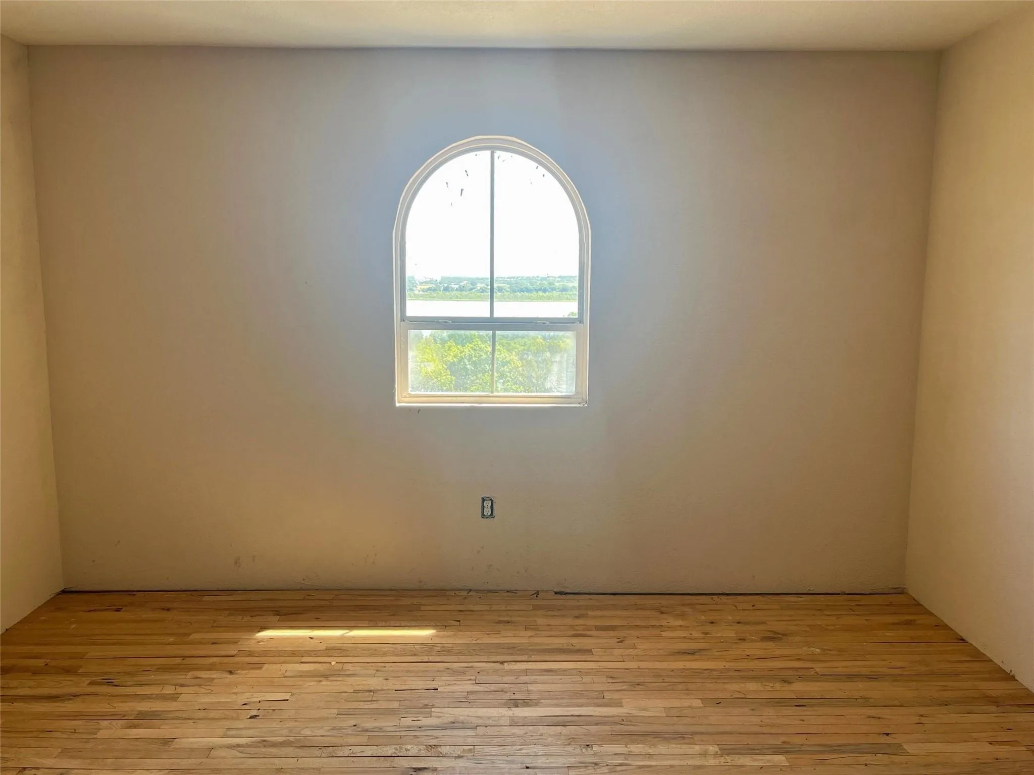 Single Family Residence For Sale in Hood County , 3605 Blueberry Trail, Granbury, Texas 76048, 5 Bedroom, 5 Bathroom, Garage spaces, 4,336 Sqft, built in 2017, Price $349,000, mls#21291374, Real Estate Agent in Granbury, Homes For Sale in Hood county, Homes For Sale in Granbury, Realtor in Granbury Texas, Real Estate Brokerage Independent Realty Texas, Luminita Cordes Realtor