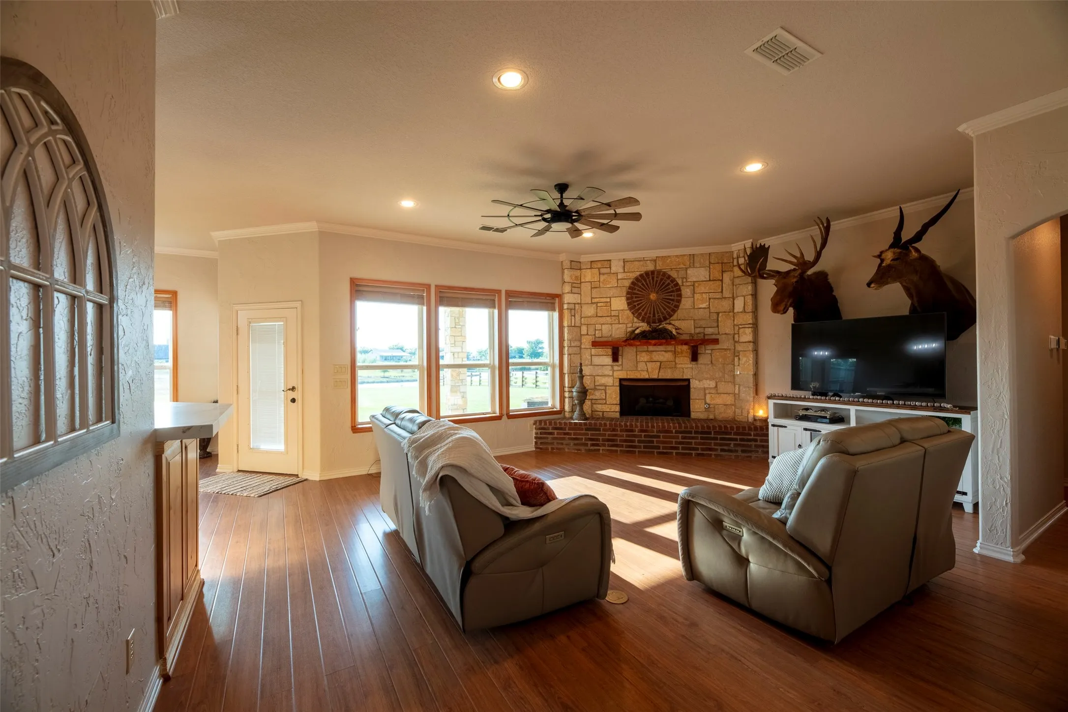 Single Family Residence For Sale in Denton County , 11225 Mesquite Hill Road, Sanger, Texas 76266, 4 Bedroom, 4 Bathroom, 2 Garage spaces, 2,427 Sqft, built in 2007, mls#21288435, Real Estate Agent in Sanger, Homes For Sale in Denton county, Homes For Sale in Sanger, Realtor in Sanger Texas, Real Estate Brokerage Independent Realty Texas, Luminita Cordes Realtor