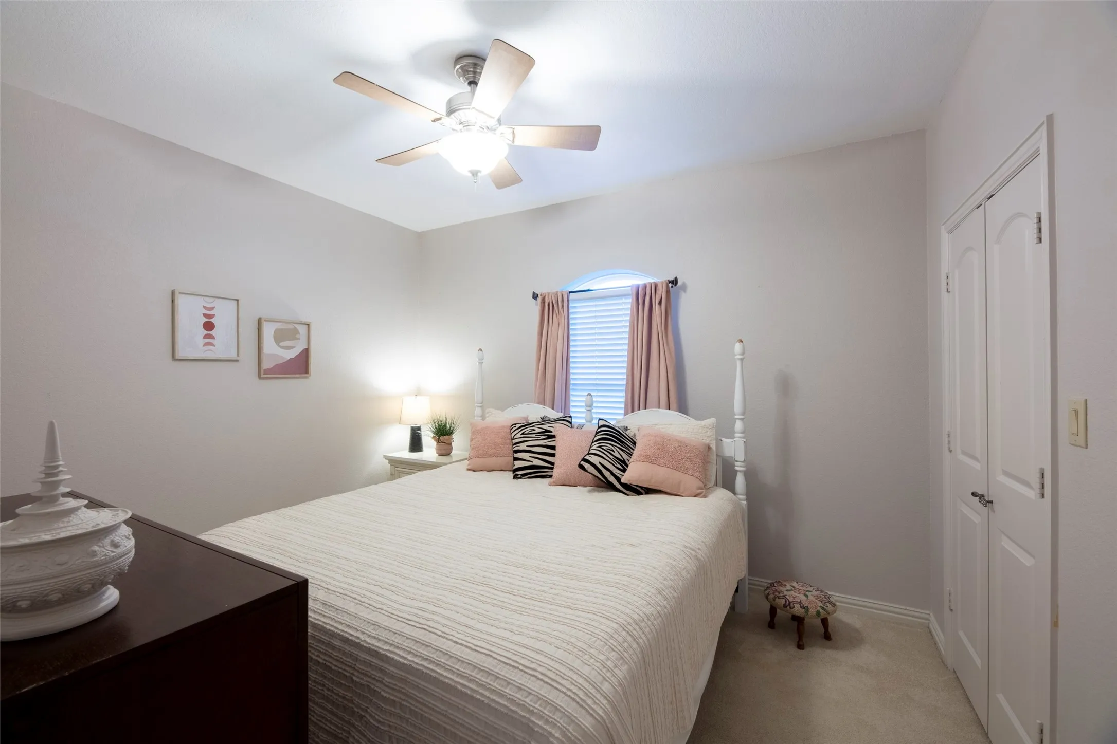 Single Family Residence For Sale in Denton County , 11225 Mesquite Hill Road, Sanger, Texas 76266, 4 Bedroom, 4 Bathroom, 2 Garage spaces, 2,427 Sqft, built in 2007, mls#21288435, Real Estate Agent in Sanger, Homes For Sale in Denton county, Homes For Sale in Sanger, Realtor in Sanger Texas, Real Estate Brokerage Independent Realty Texas, Luminita Cordes Realtor