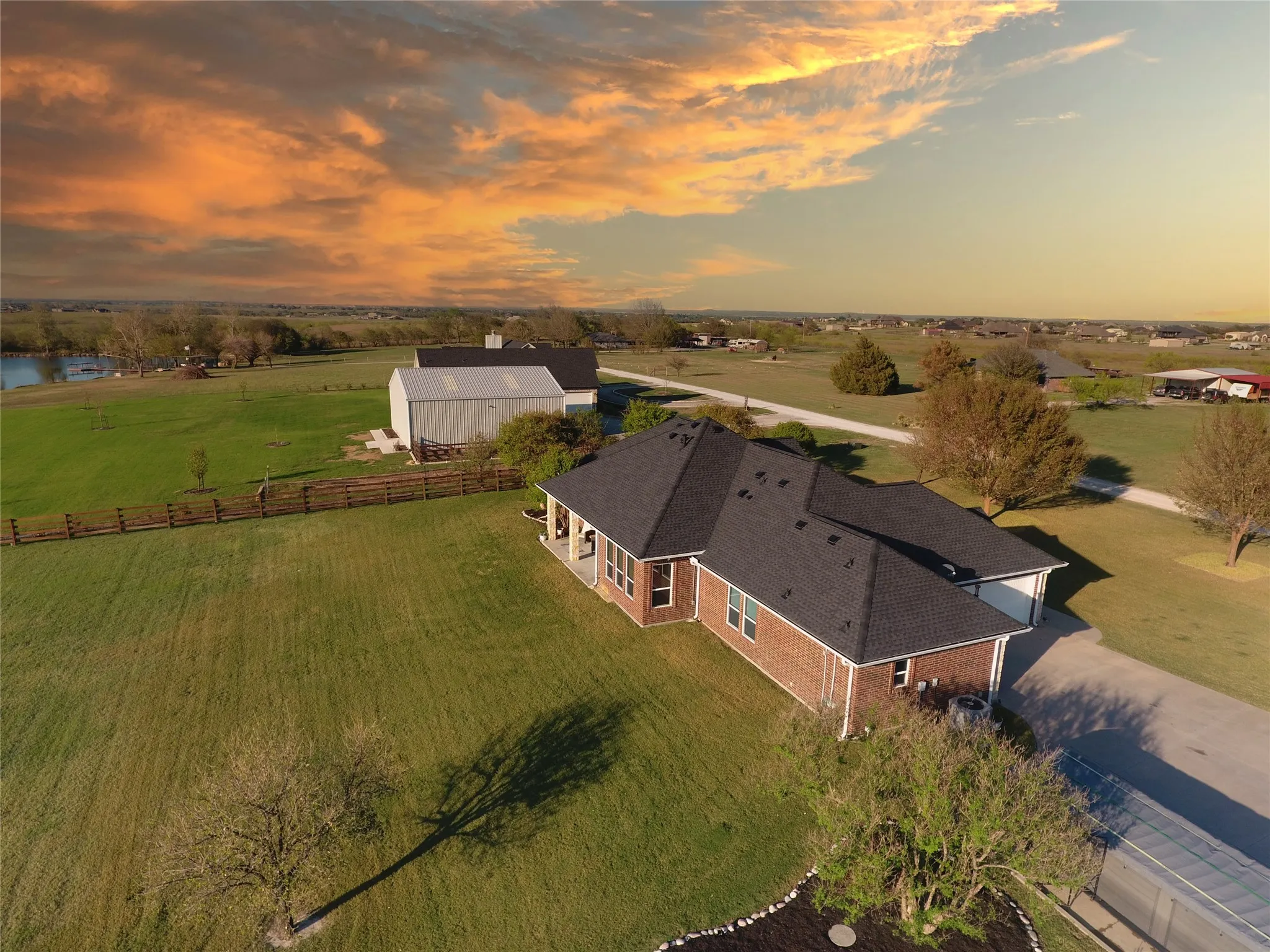 Single Family Residence For Sale in Denton County , 11225 Mesquite Hill Road, Sanger, Texas 76266, 4 Bedroom, 4 Bathroom, 2 Garage spaces, 2,427 Sqft, built in 2007, mls#21288435, Real Estate Agent in Sanger, Homes For Sale in Denton county, Homes For Sale in Sanger, Realtor in Sanger Texas, Real Estate Brokerage Independent Realty Texas, Luminita Cordes Realtor