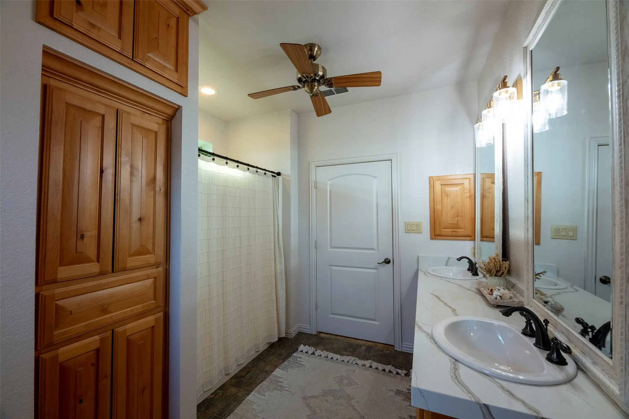 Single Family Residence For Sale in Denton County , 11225 Mesquite Hill Road, Sanger, Texas 76266, 4 Bedroom, 4 Bathroom, 2 Garage spaces, 2,427 Sqft, built in 2007, mls#21288435, Real Estate Agent in Sanger, Homes For Sale in Denton county, Homes For Sale in Sanger, Realtor in Sanger Texas, Real Estate Brokerage Independent Realty Texas, Luminita Cordes Realtor