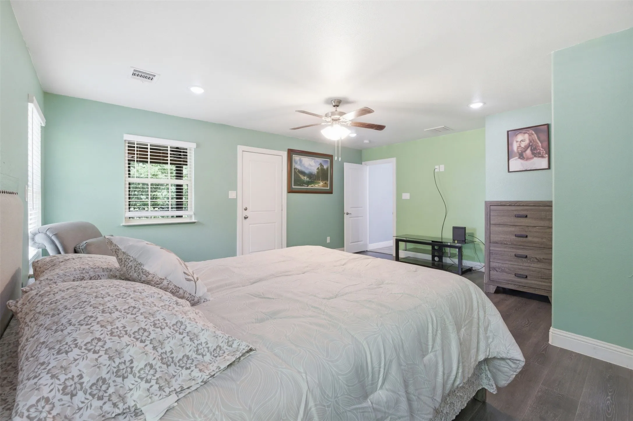 Single Family Residence For Sale in Henderson County , 222 Wedgewood Drive, Mabank, Texas 75156, 3 Bedroom, 3 Bathroom, Garage spaces, 2,880 Sqft, built in 2024, mls#21291012, Real Estate Agent in Mabank, Homes For Sale in Henderson county, Homes For Sale in Mabank, Realtor in Mabank Texas, Real Estate Brokerage Independent Realty Texas, Luminita Cordes Realtor