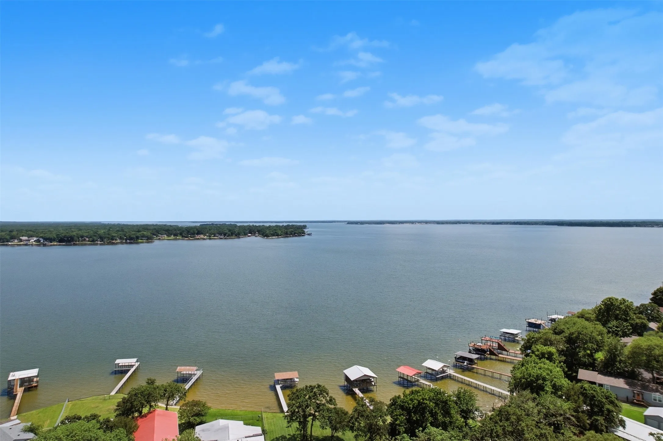 Single Family Residence For Sale in Henderson County , 222 Wedgewood Drive, Mabank, Texas 75156, 3 Bedroom, 3 Bathroom, Garage spaces, 2,880 Sqft, built in 2024, mls#21291012, Real Estate Agent in Mabank, Homes For Sale in Henderson county, Homes For Sale in Mabank, Realtor in Mabank Texas, Real Estate Brokerage Independent Realty Texas, Luminita Cordes Realtor