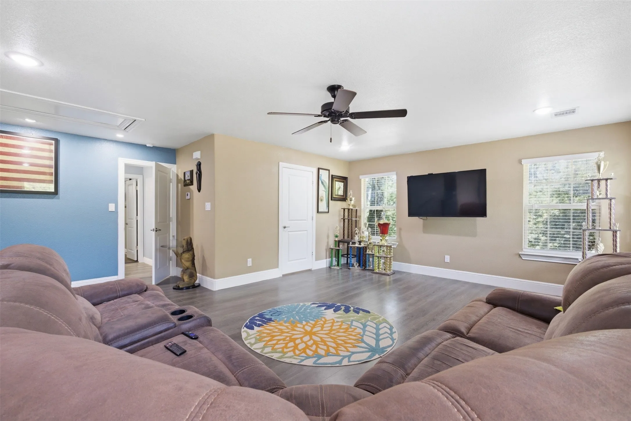 Single Family Residence For Sale in Henderson County , 222 Wedgewood Drive, Mabank, Texas 75156, 3 Bedroom, 3 Bathroom, Garage spaces, 2,880 Sqft, built in 2024, mls#21291012, Real Estate Agent in Mabank, Homes For Sale in Henderson county, Homes For Sale in Mabank, Realtor in Mabank Texas, Real Estate Brokerage Independent Realty Texas, Luminita Cordes Realtor