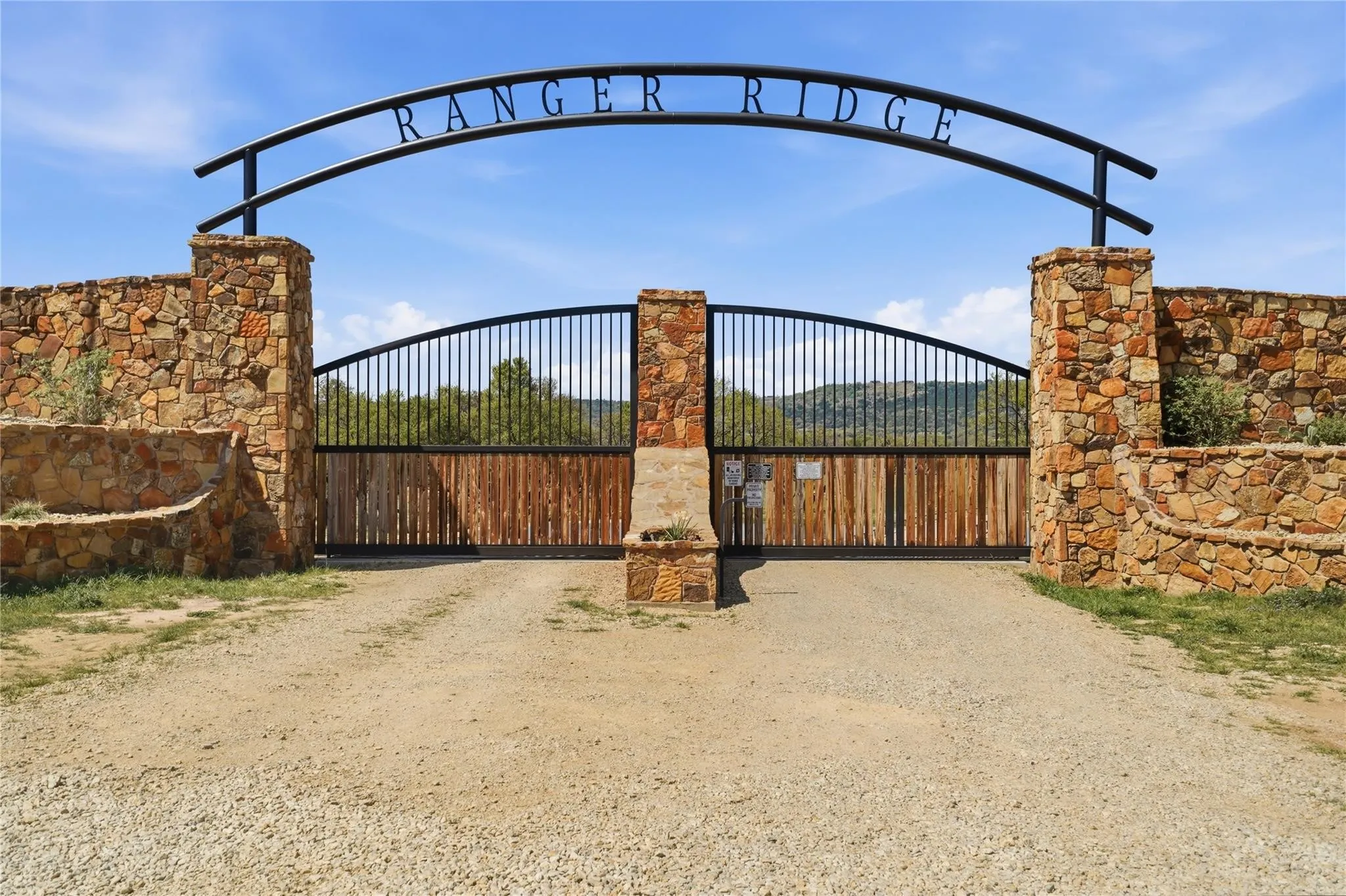 Single Family Residence For Sale in Palo Pinto County , 220 Cavalier Court, Strawn, Texas 76475, 4 Bedroom, 6 Bathroom, 2 Garage spaces, 4,206 Sqft, built in 2026, mls#21288981, Real Estate Agent in Strawn, Homes For Sale in Palo Pinto county, Homes For Sale in Strawn, Realtor in Strawn Texas, Real Estate Brokerage Independent Realty Texas, Luminita Cordes Realtor
