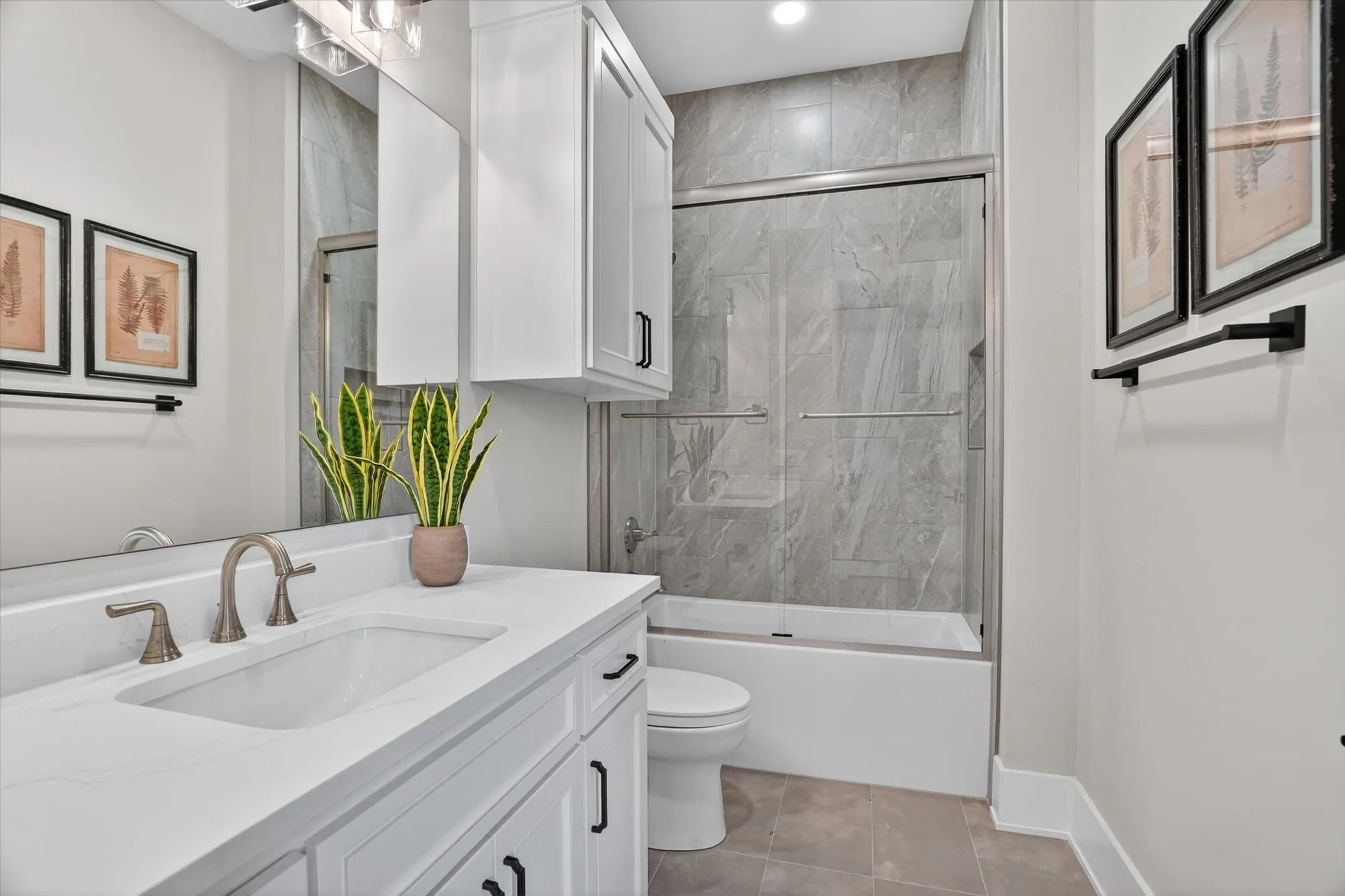 Single Family Residence For Sale in Palo Pinto County , 220 Cavalier Court, Strawn, Texas 76475, 4 Bedroom, 6 Bathroom, 2 Garage spaces, 4,206 Sqft, built in 2026, mls#21288981, Real Estate Agent in Strawn, Homes For Sale in Palo Pinto county, Homes For Sale in Strawn, Realtor in Strawn Texas, Real Estate Brokerage Independent Realty Texas, Luminita Cordes Realtor