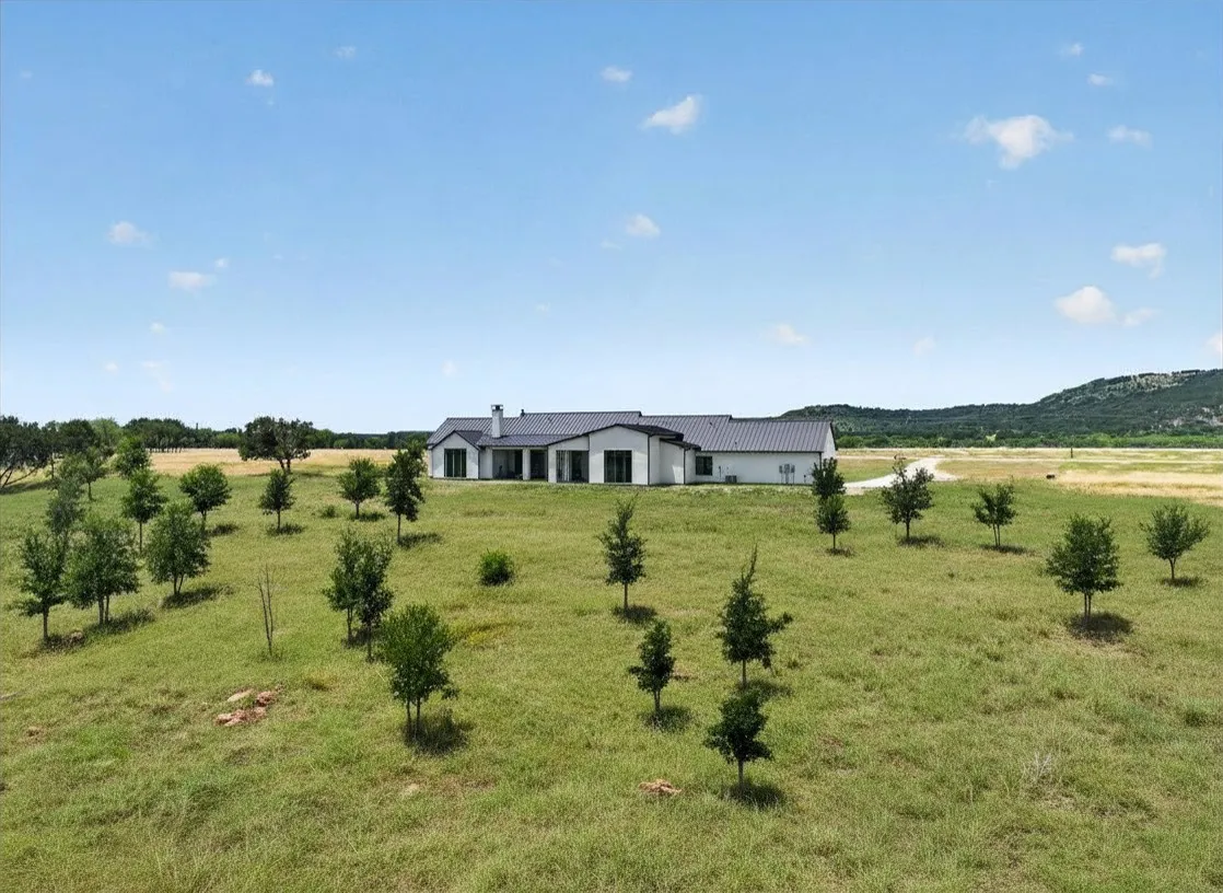 Single Family Residence For Sale in Palo Pinto County , 220 Cavalier Court, Strawn, Texas 76475, 4 Bedroom, 6 Bathroom, 2 Garage spaces, 4,206 Sqft, built in 2026, mls#21288981, Real Estate Agent in Strawn, Homes For Sale in Palo Pinto county, Homes For Sale in Strawn, Realtor in Strawn Texas, Real Estate Brokerage Independent Realty Texas, Luminita Cordes Realtor