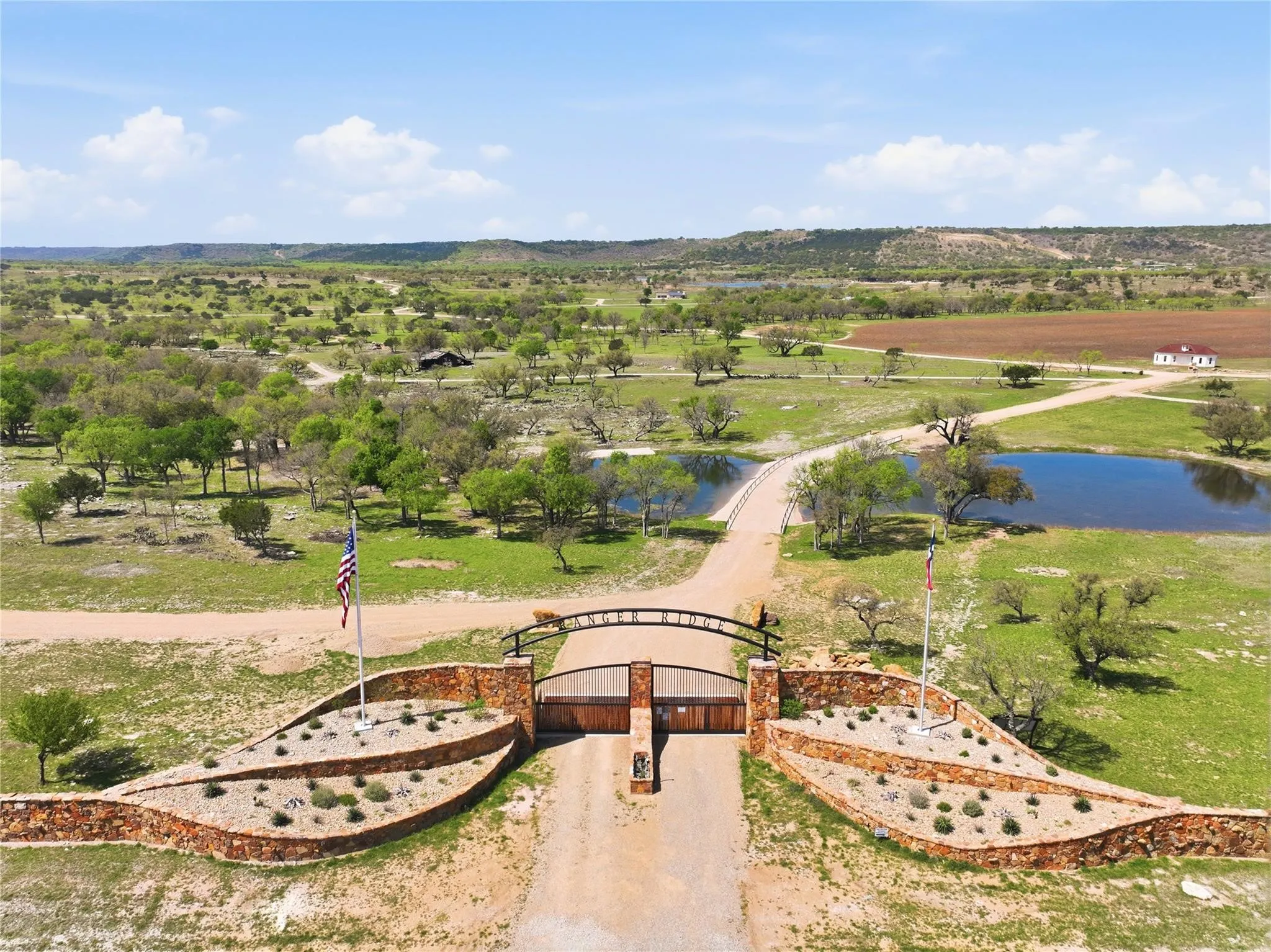 Single Family Residence For Sale in Palo Pinto County , 220 Cavalier Court, Strawn, Texas 76475, 4 Bedroom, 6 Bathroom, 2 Garage spaces, 4,206 Sqft, built in 2026, mls#21288981, Real Estate Agent in Strawn, Homes For Sale in Palo Pinto county, Homes For Sale in Strawn, Realtor in Strawn Texas, Real Estate Brokerage Independent Realty Texas, Luminita Cordes Realtor