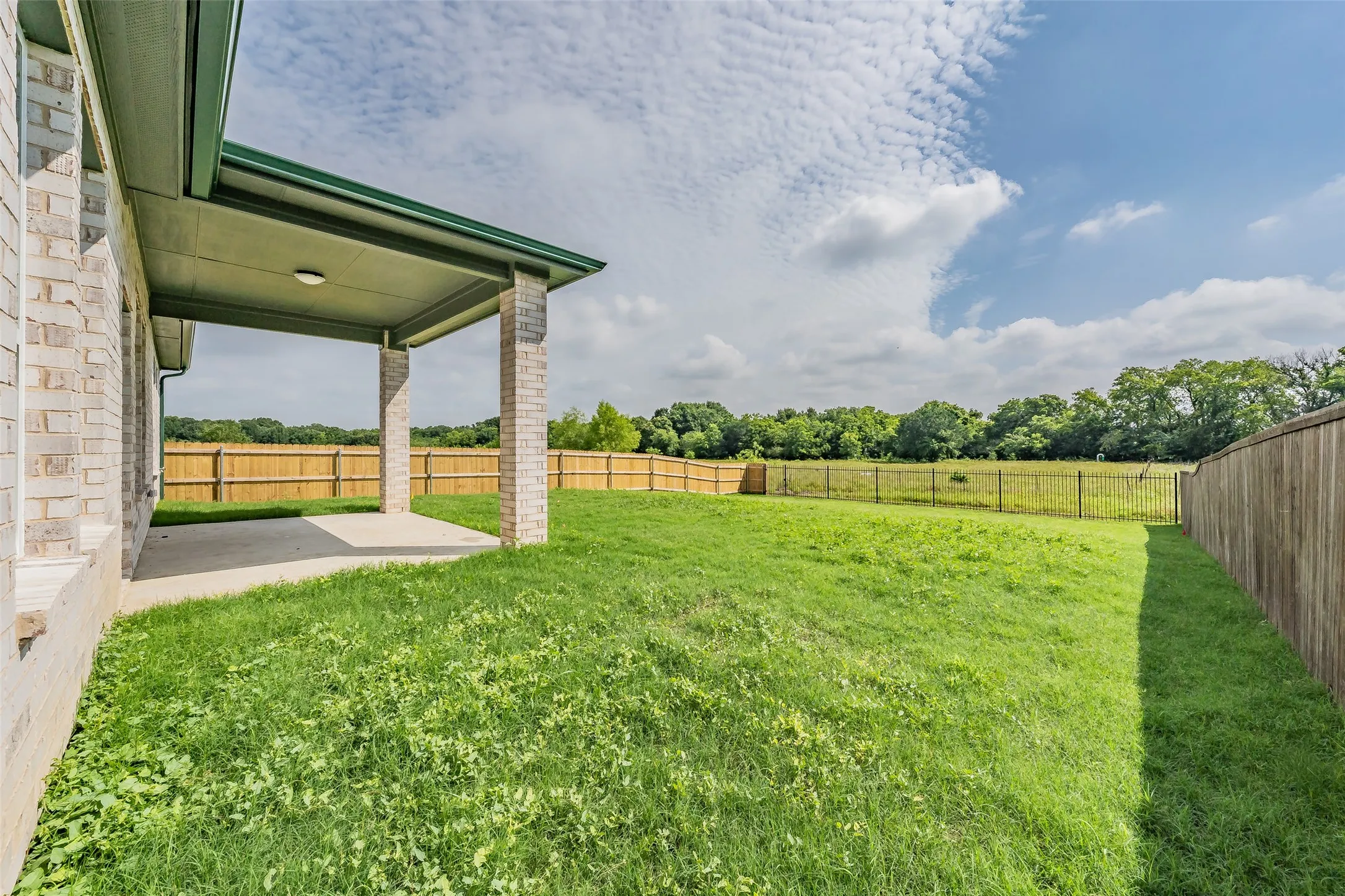 Single Family Residence For Sale in Tarrant County , 160 Rockin River Drive, Fort Worth, Texas 76120, 4 Bedroom, 3 Bathroom, 2 Garage spaces, 2,298 Sqft, built in 2026, mls#21285283, Real Estate Agent in Fort Worth, Homes For Sale in Tarrant county, Homes For Sale in Fort Worth, Realtor in Fort Worth Texas, Real Estate Brokerage Independent Realty Texas, Luminita Cordes Realtor