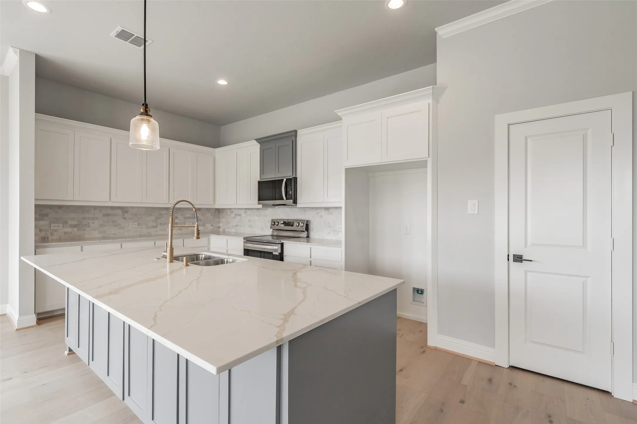 Single Family Residence For Sale in Tarrant County , 160 Rockin River Drive, Fort Worth, Texas 76120, 4 Bedroom, 3 Bathroom, 2 Garage spaces, 2,298 Sqft, built in 2026, mls#21285283, Real Estate Agent in Fort Worth, Homes For Sale in Tarrant county, Homes For Sale in Fort Worth, Realtor in Fort Worth Texas, Real Estate Brokerage Independent Realty Texas, Luminita Cordes Realtor