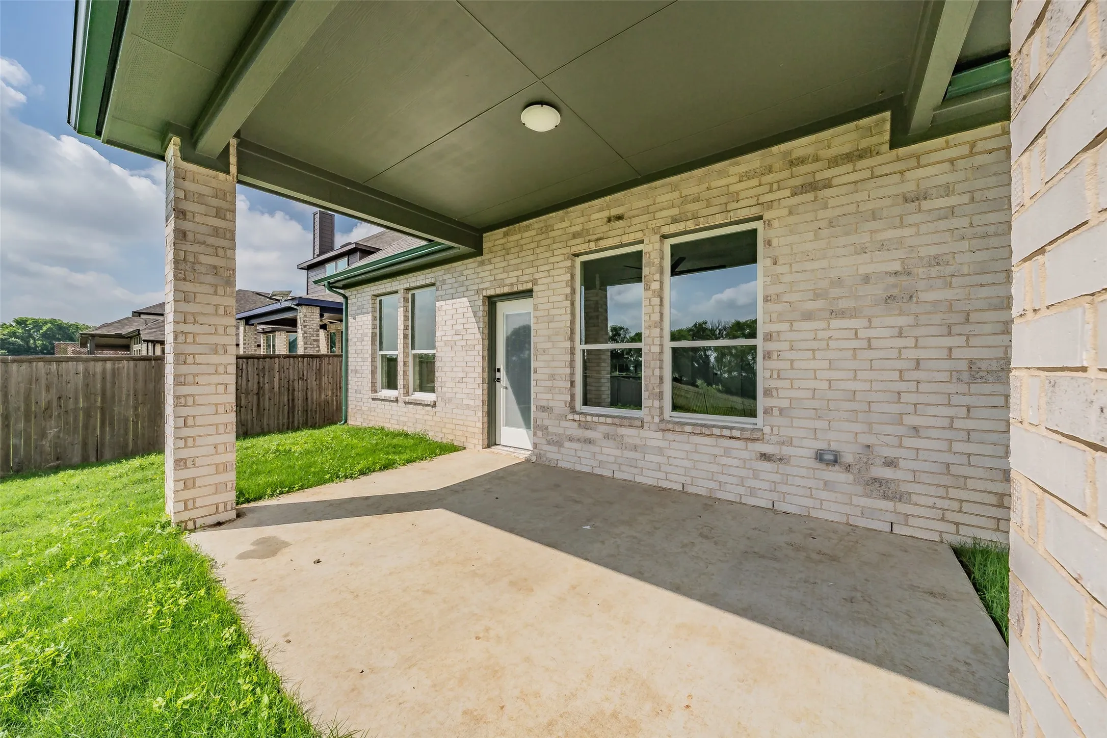 Single Family Residence For Sale in Tarrant County , 160 Rockin River Drive, Fort Worth, Texas 76120, 4 Bedroom, 3 Bathroom, 2 Garage spaces, 2,298 Sqft, built in 2026, mls#21285283, Real Estate Agent in Fort Worth, Homes For Sale in Tarrant county, Homes For Sale in Fort Worth, Realtor in Fort Worth Texas, Real Estate Brokerage Independent Realty Texas, Luminita Cordes Realtor