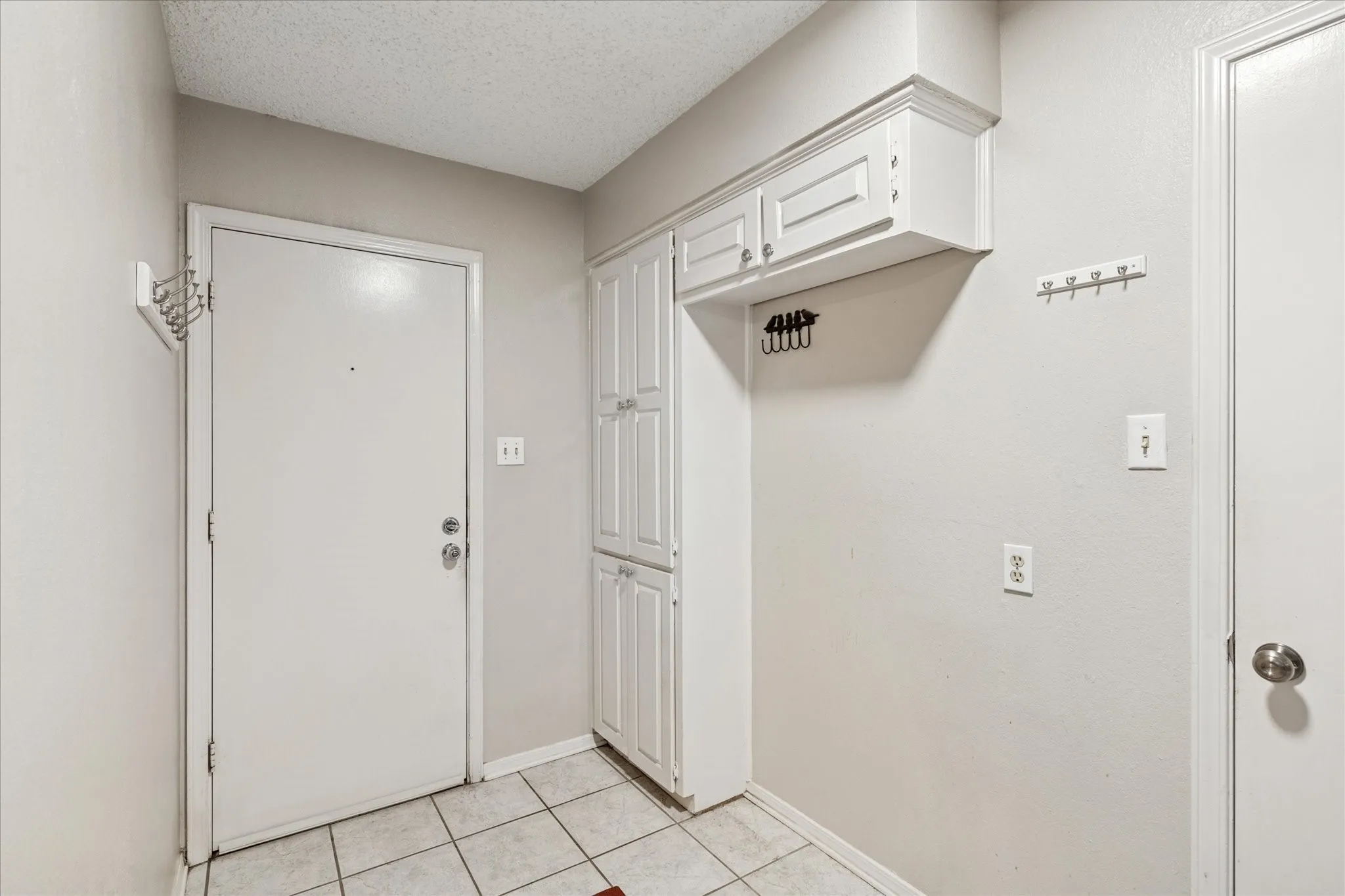 Single Family Residence For Sale in Tarrant County , 2618 Keystone Drive, Arlington, Texas 76006, 3 Bedroom, 2 Bathroom, 2 Garage spaces, 2,394 Sqft, built in 1978, mls#21290395, Real Estate Agent in Arlington, Homes For Sale in Tarrant county, Homes For Sale in Arlington, Realtor in Arlington Texas, Real Estate Brokerage Independent Realty Texas, Luminita Cordes Realtor
