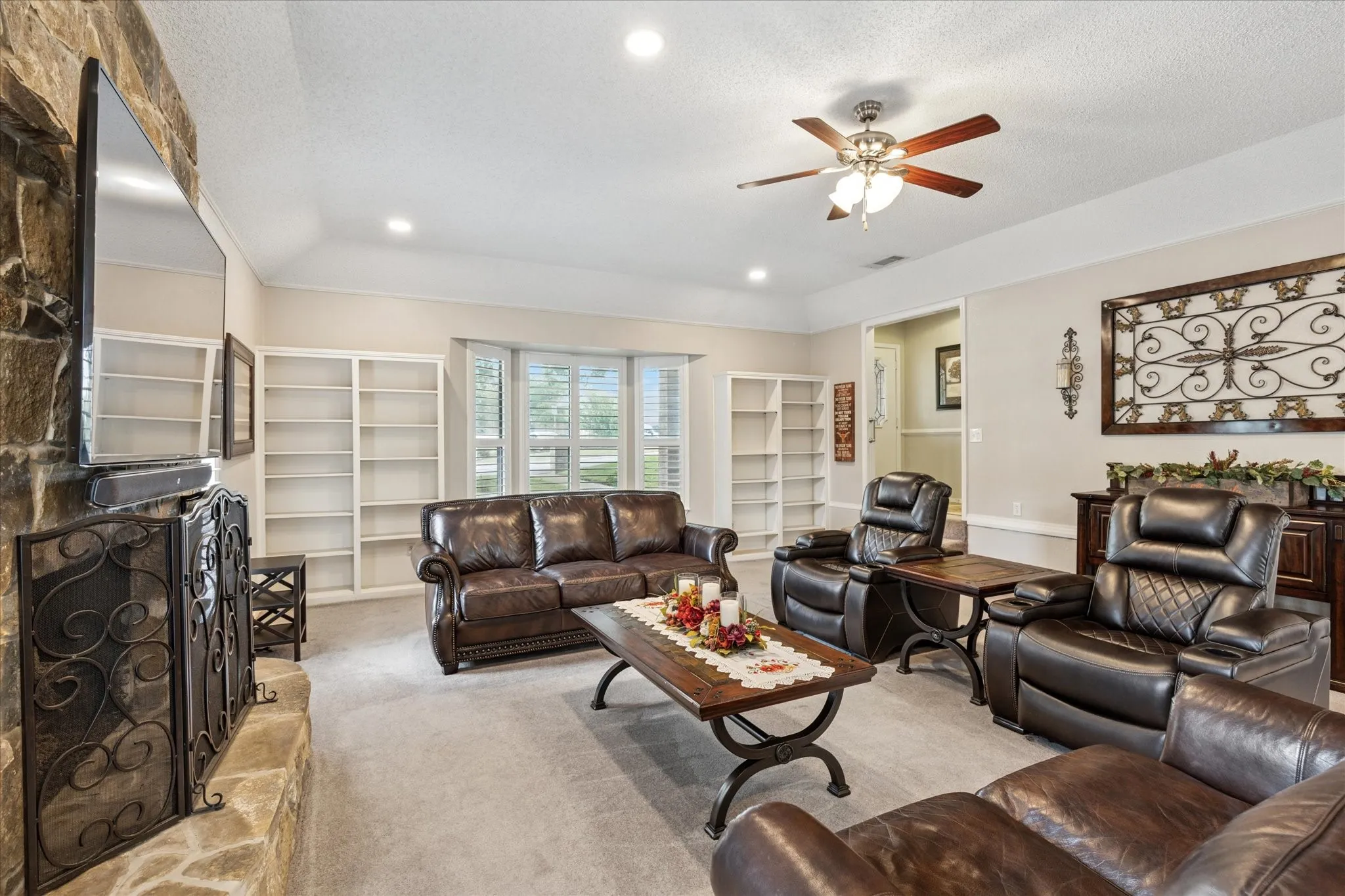 Single Family Residence For Sale in Tarrant County , 2618 Keystone Drive, Arlington, Texas 76006, 3 Bedroom, 2 Bathroom, 2 Garage spaces, 2,394 Sqft, built in 1978, mls#21290395, Real Estate Agent in Arlington, Homes For Sale in Tarrant county, Homes For Sale in Arlington, Realtor in Arlington Texas, Real Estate Brokerage Independent Realty Texas, Luminita Cordes Realtor