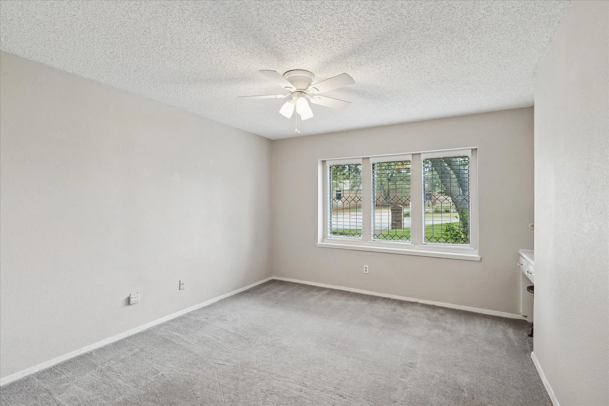 Single Family Residence For Sale in Tarrant County , 2618 Keystone Drive, Arlington, Texas 76006, 3 Bedroom, 2 Bathroom, 2 Garage spaces, 2,394 Sqft, built in 1978, mls#21290395, Real Estate Agent in Arlington, Homes For Sale in Tarrant county, Homes For Sale in Arlington, Realtor in Arlington Texas, Real Estate Brokerage Independent Realty Texas, Luminita Cordes Realtor