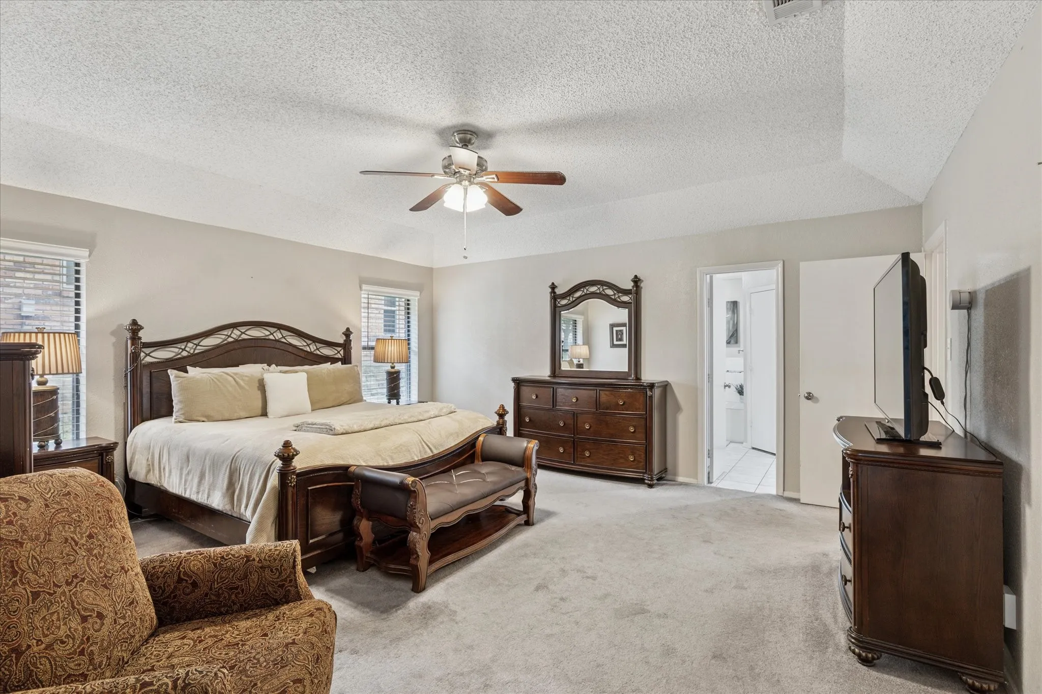Single Family Residence For Sale in Tarrant County , 2618 Keystone Drive, Arlington, Texas 76006, 3 Bedroom, 2 Bathroom, 2 Garage spaces, 2,394 Sqft, built in 1978, mls#21290395, Real Estate Agent in Arlington, Homes For Sale in Tarrant county, Homes For Sale in Arlington, Realtor in Arlington Texas, Real Estate Brokerage Independent Realty Texas, Luminita Cordes Realtor