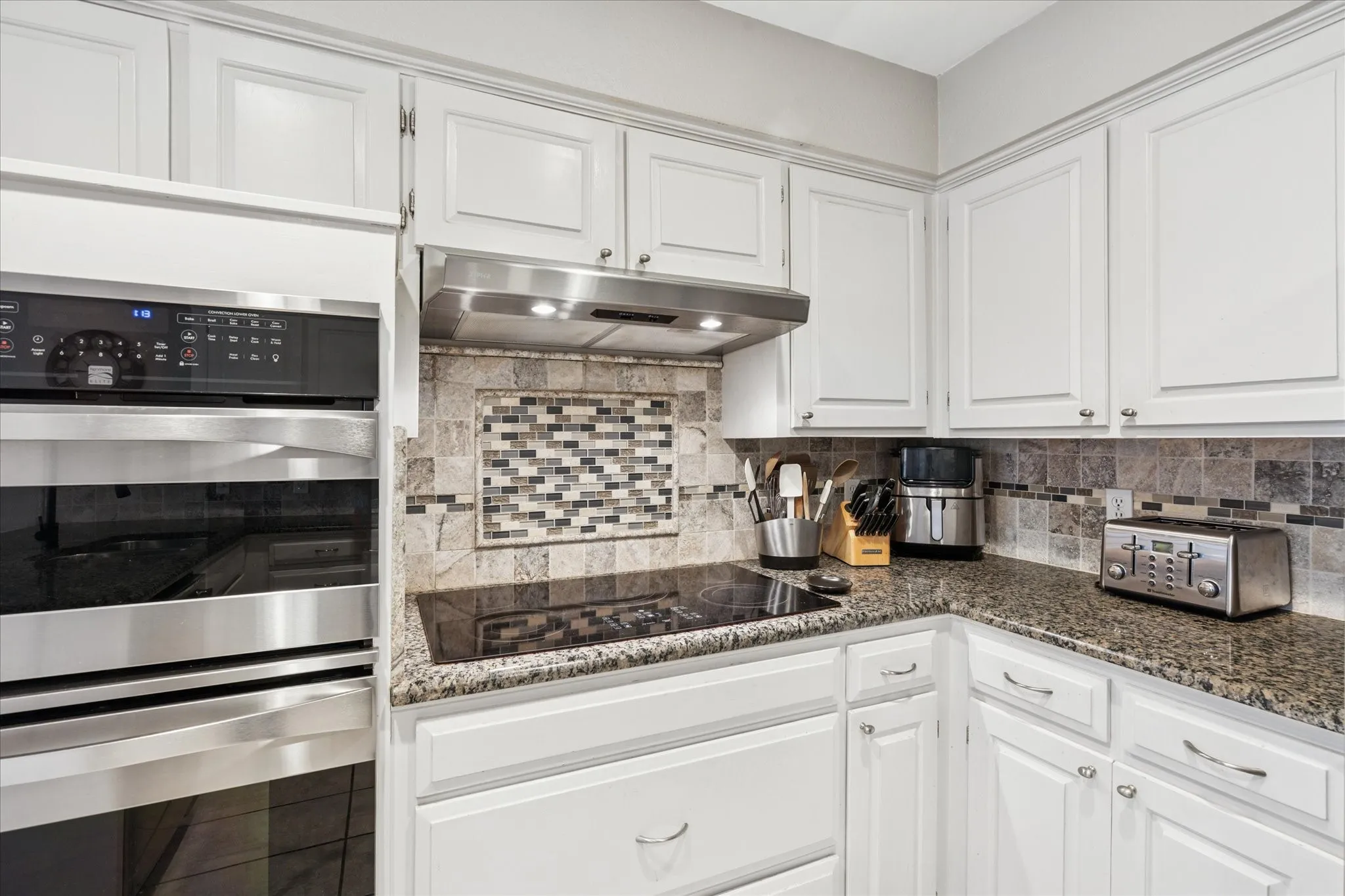 Single Family Residence For Sale in Tarrant County , 2618 Keystone Drive, Arlington, Texas 76006, 3 Bedroom, 2 Bathroom, 2 Garage spaces, 2,394 Sqft, built in 1978, mls#21290395, Real Estate Agent in Arlington, Homes For Sale in Tarrant county, Homes For Sale in Arlington, Realtor in Arlington Texas, Real Estate Brokerage Independent Realty Texas, Luminita Cordes Realtor