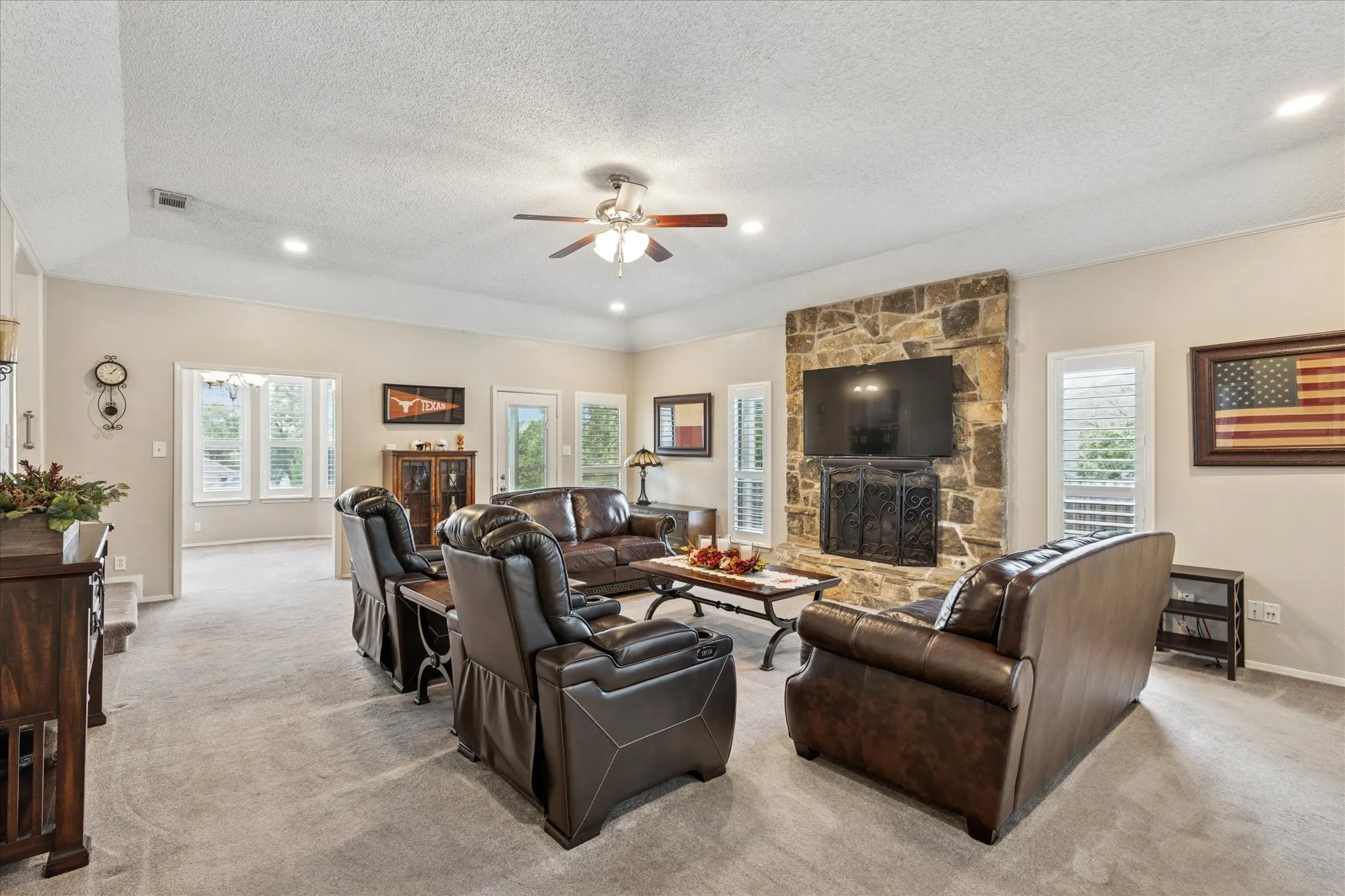 Single Family Residence For Sale in Tarrant County , 2618 Keystone Drive, Arlington, Texas 76006, 3 Bedroom, 2 Bathroom, 2 Garage spaces, 2,394 Sqft, built in 1978, mls#21290395, Real Estate Agent in Arlington, Homes For Sale in Tarrant county, Homes For Sale in Arlington, Realtor in Arlington Texas, Real Estate Brokerage Independent Realty Texas, Luminita Cordes Realtor