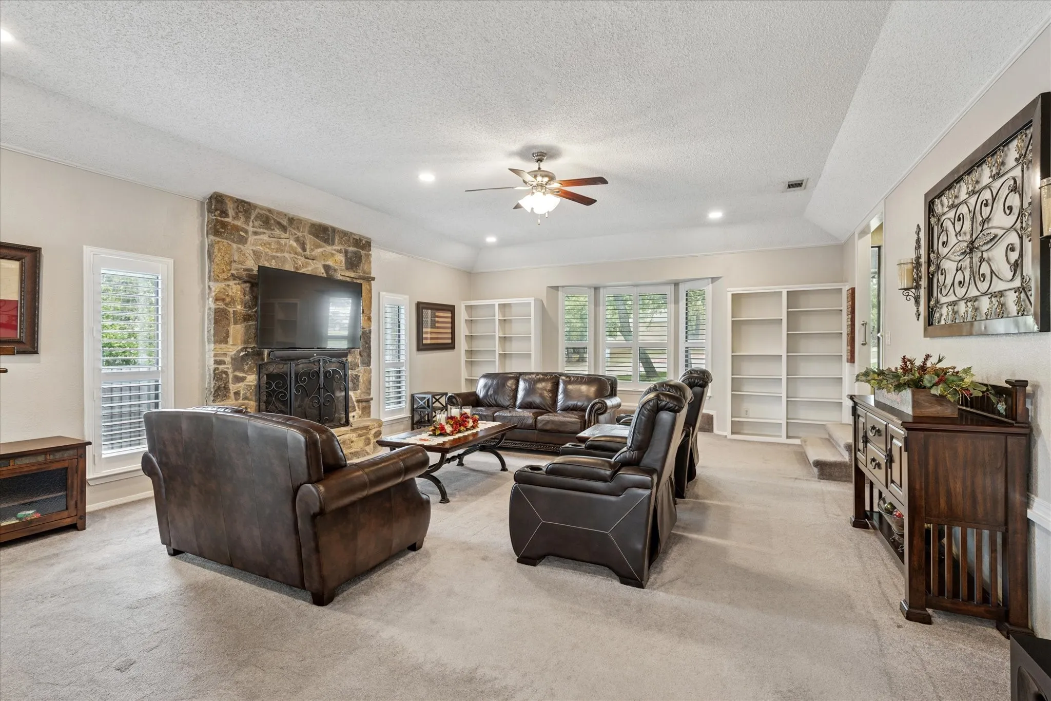 Single Family Residence For Sale in Tarrant County , 2618 Keystone Drive, Arlington, Texas 76006, 3 Bedroom, 2 Bathroom, 2 Garage spaces, 2,394 Sqft, built in 1978, mls#21290395, Real Estate Agent in Arlington, Homes For Sale in Tarrant county, Homes For Sale in Arlington, Realtor in Arlington Texas, Real Estate Brokerage Independent Realty Texas, Luminita Cordes Realtor