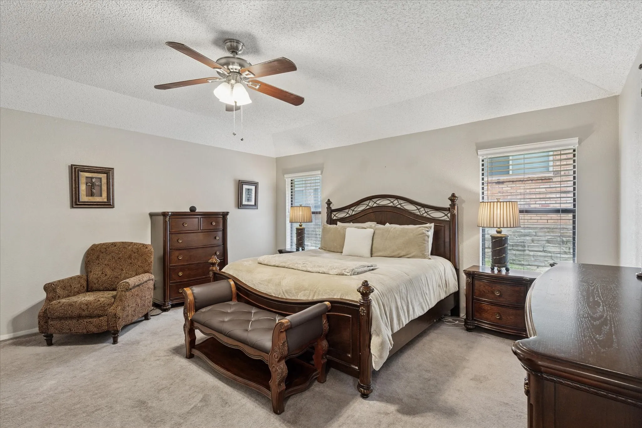Single Family Residence For Sale in Tarrant County , 2618 Keystone Drive, Arlington, Texas 76006, 3 Bedroom, 2 Bathroom, 2 Garage spaces, 2,394 Sqft, built in 1978, mls#21290395, Real Estate Agent in Arlington, Homes For Sale in Tarrant county, Homes For Sale in Arlington, Realtor in Arlington Texas, Real Estate Brokerage Independent Realty Texas, Luminita Cordes Realtor